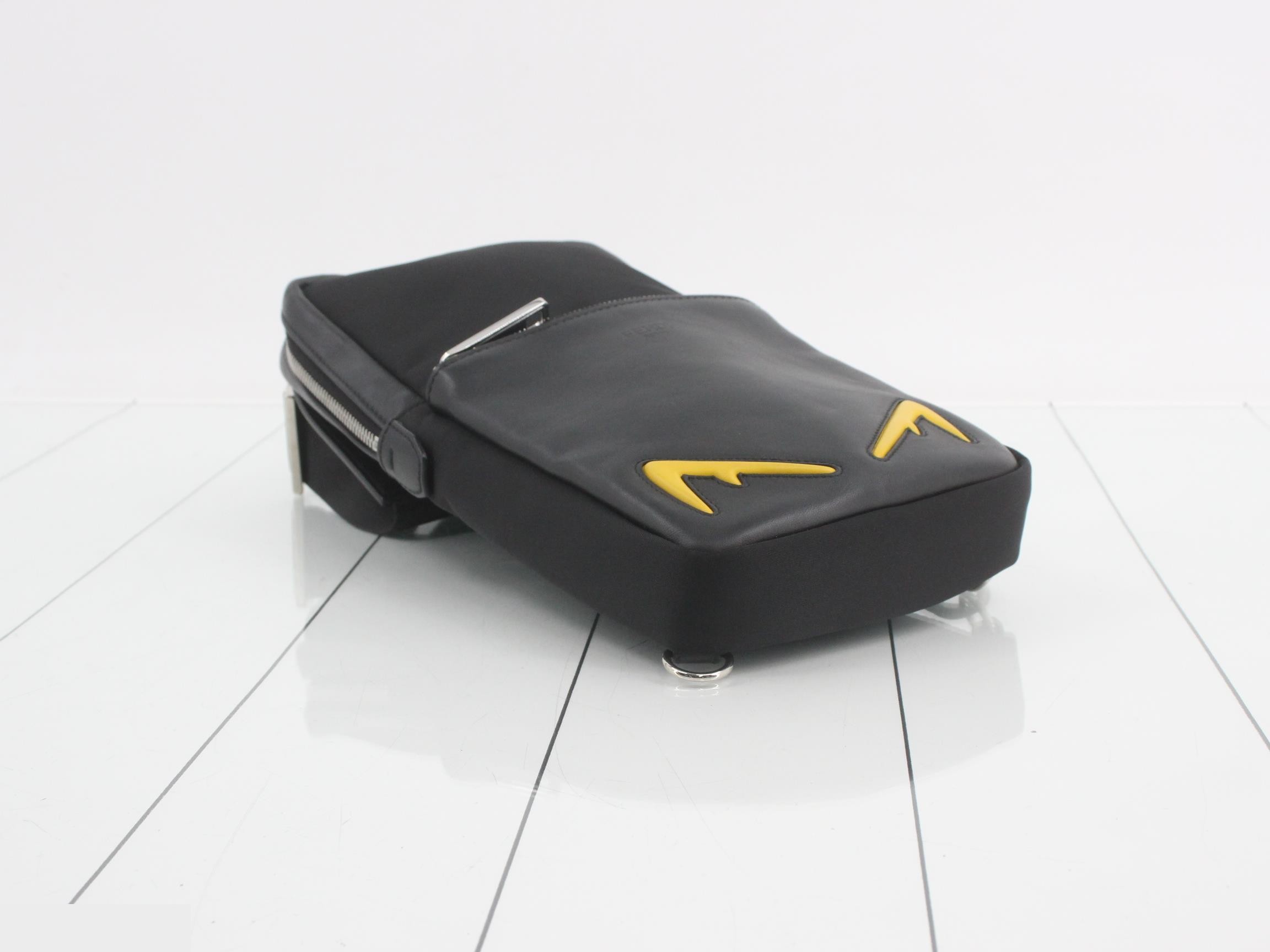7VZ033 Bugs Monster Belt Bag — view 5