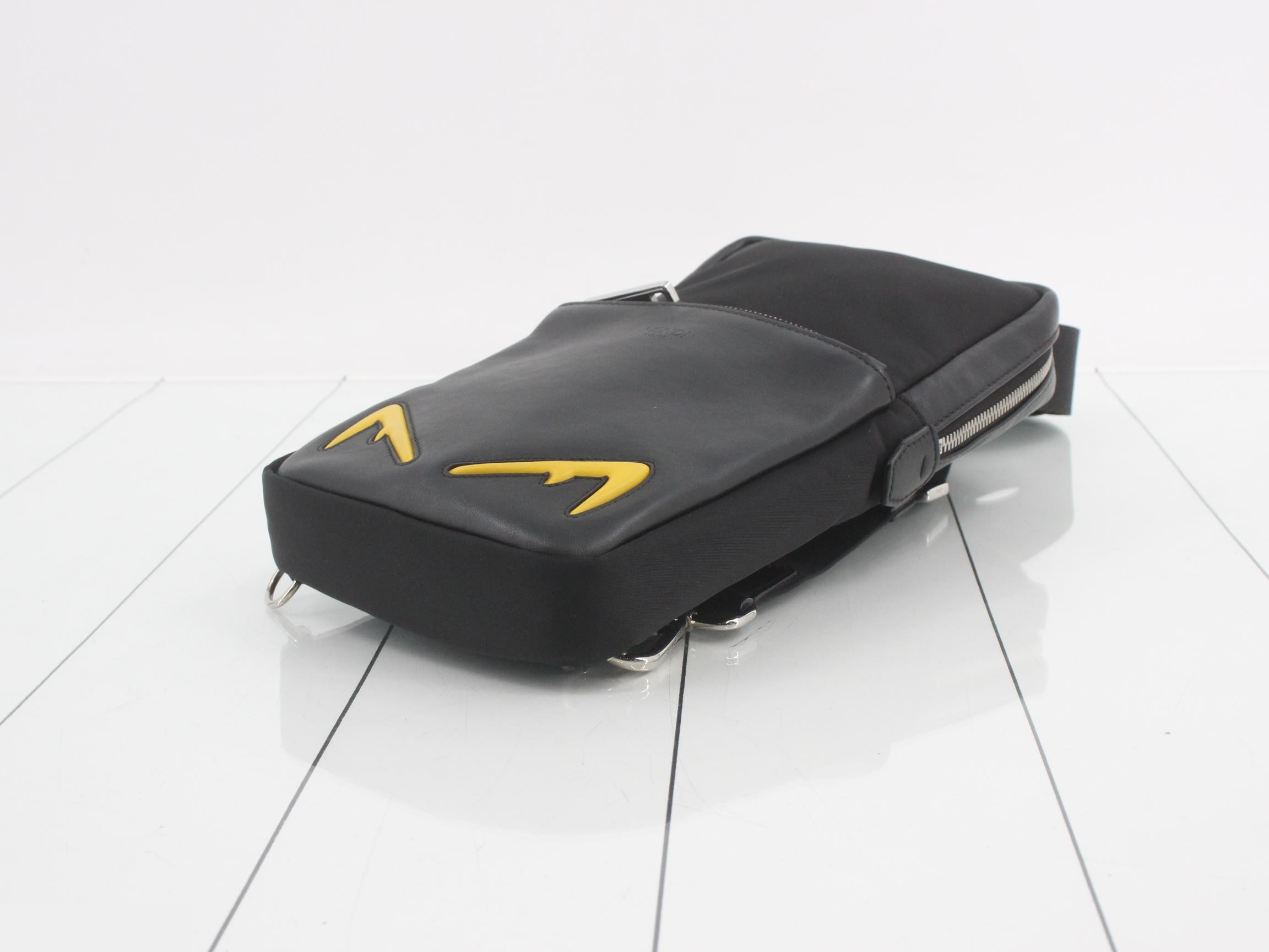 7VZ033 Bugs Monster Belt Bag — view 6