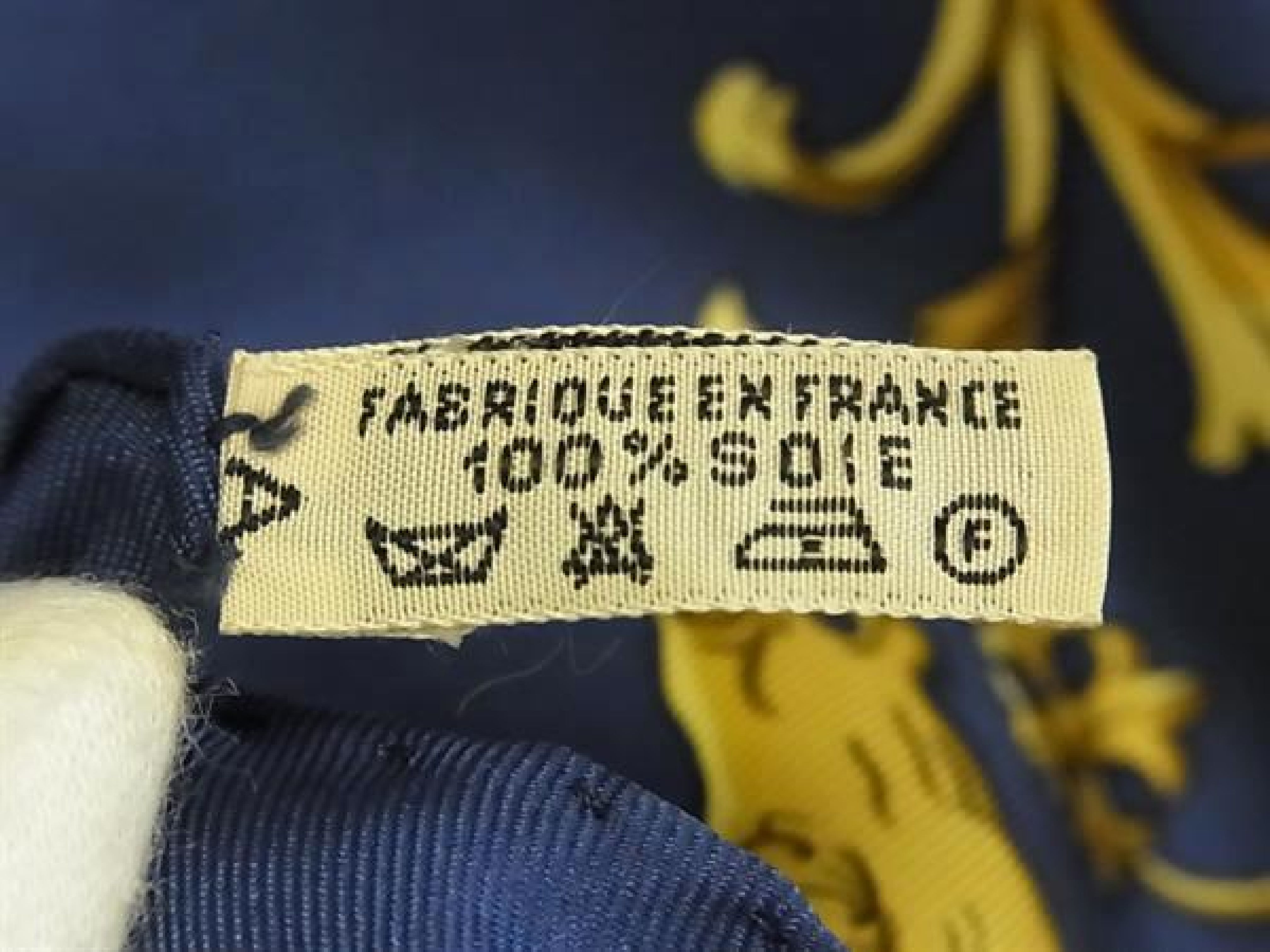LA PROMENADE DE LONGCHAMPS [Promenade to Longchamp] Carre90 100% Silk Scarf Navy FX6718 Other Accessories — view 5