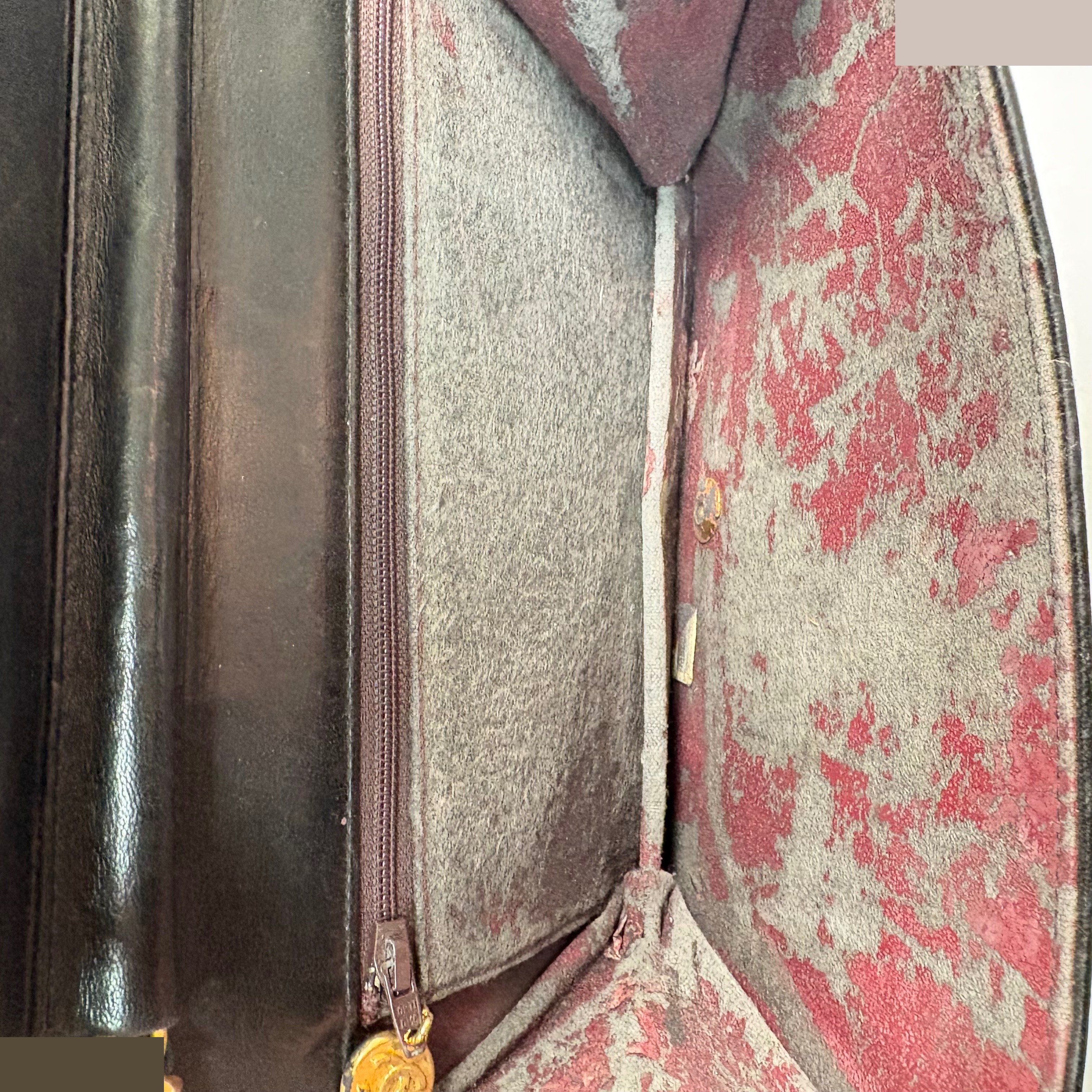 Matelassé Push-Lock Shoulder Bag — view 9