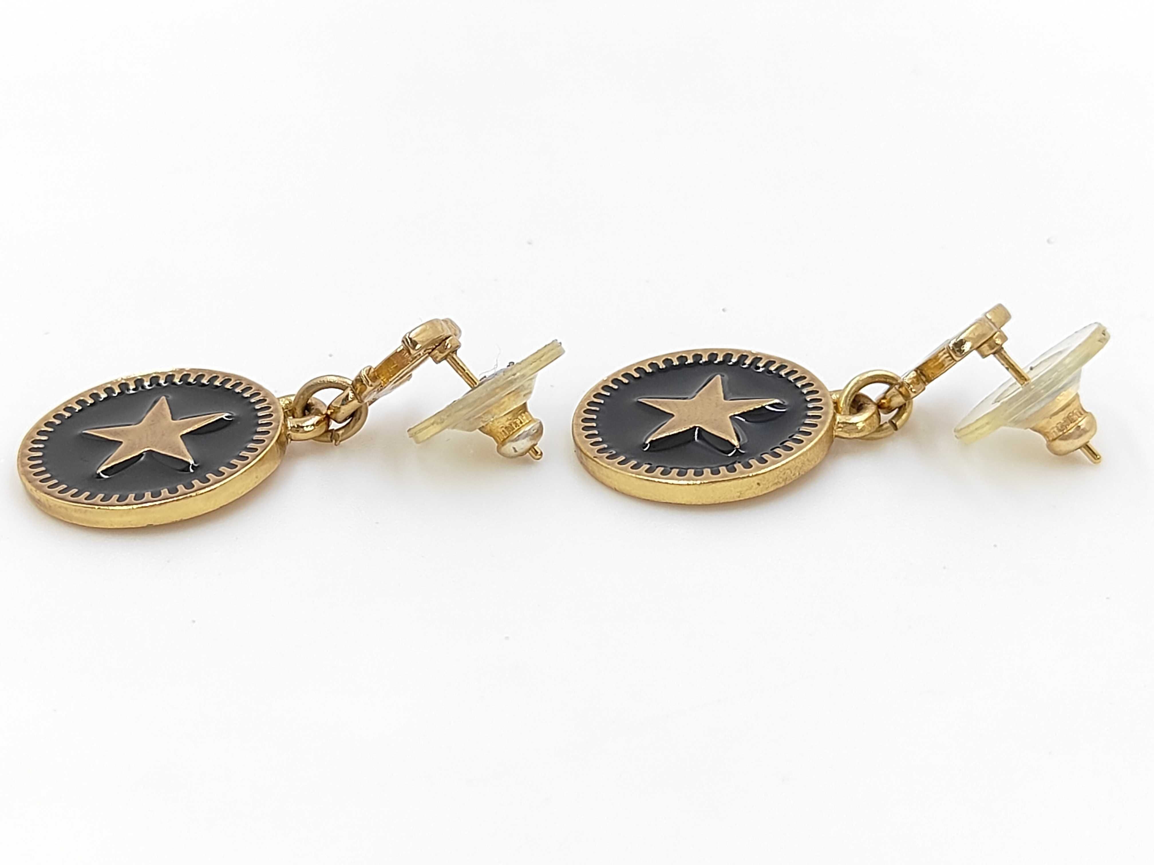 Coco Mark Star Swing Earrings 01P Black/Gold Color Earrings — view 2