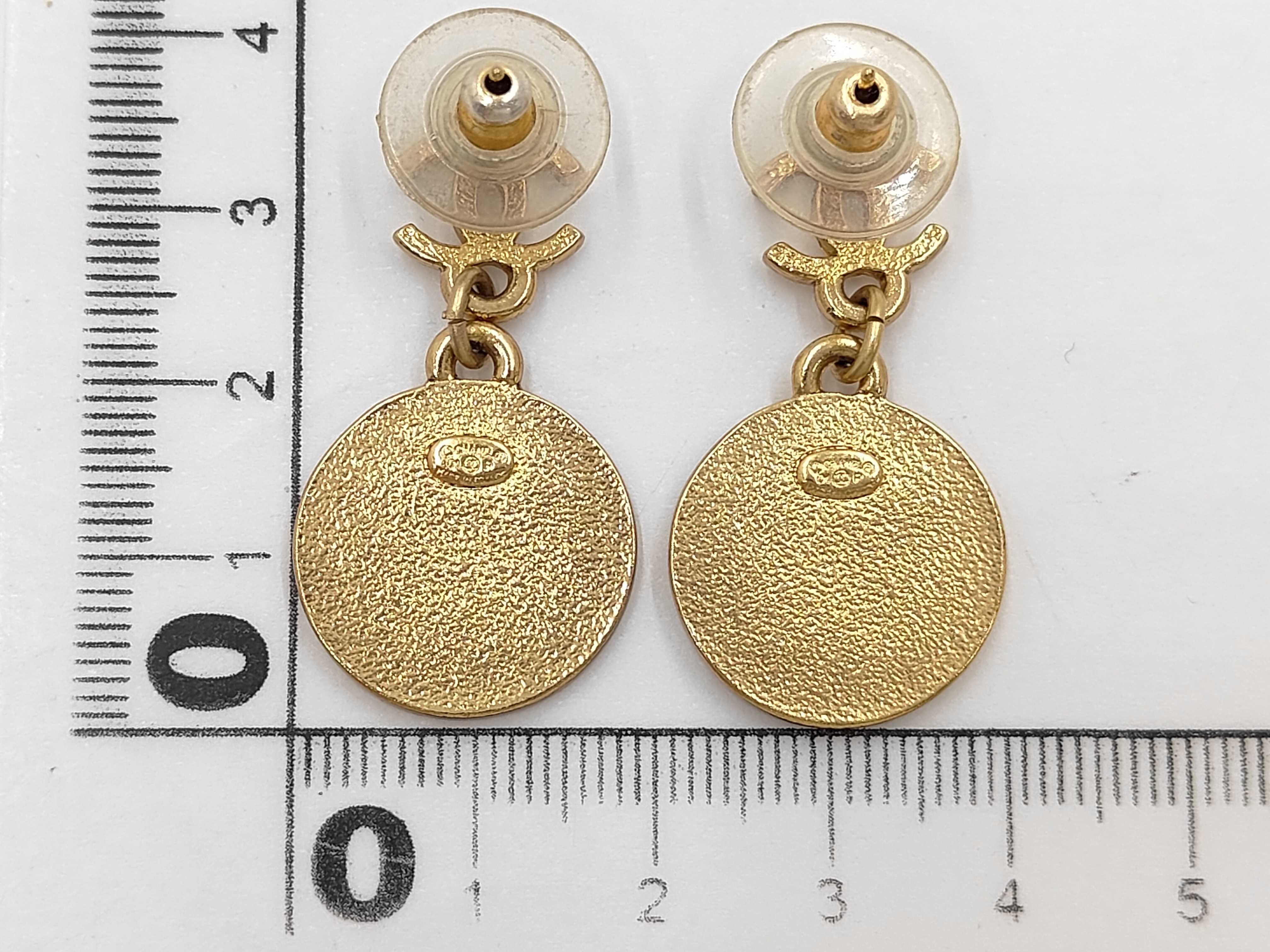 Coco Mark Star Swing Earrings 01P Black/Gold Color Earrings — view 3