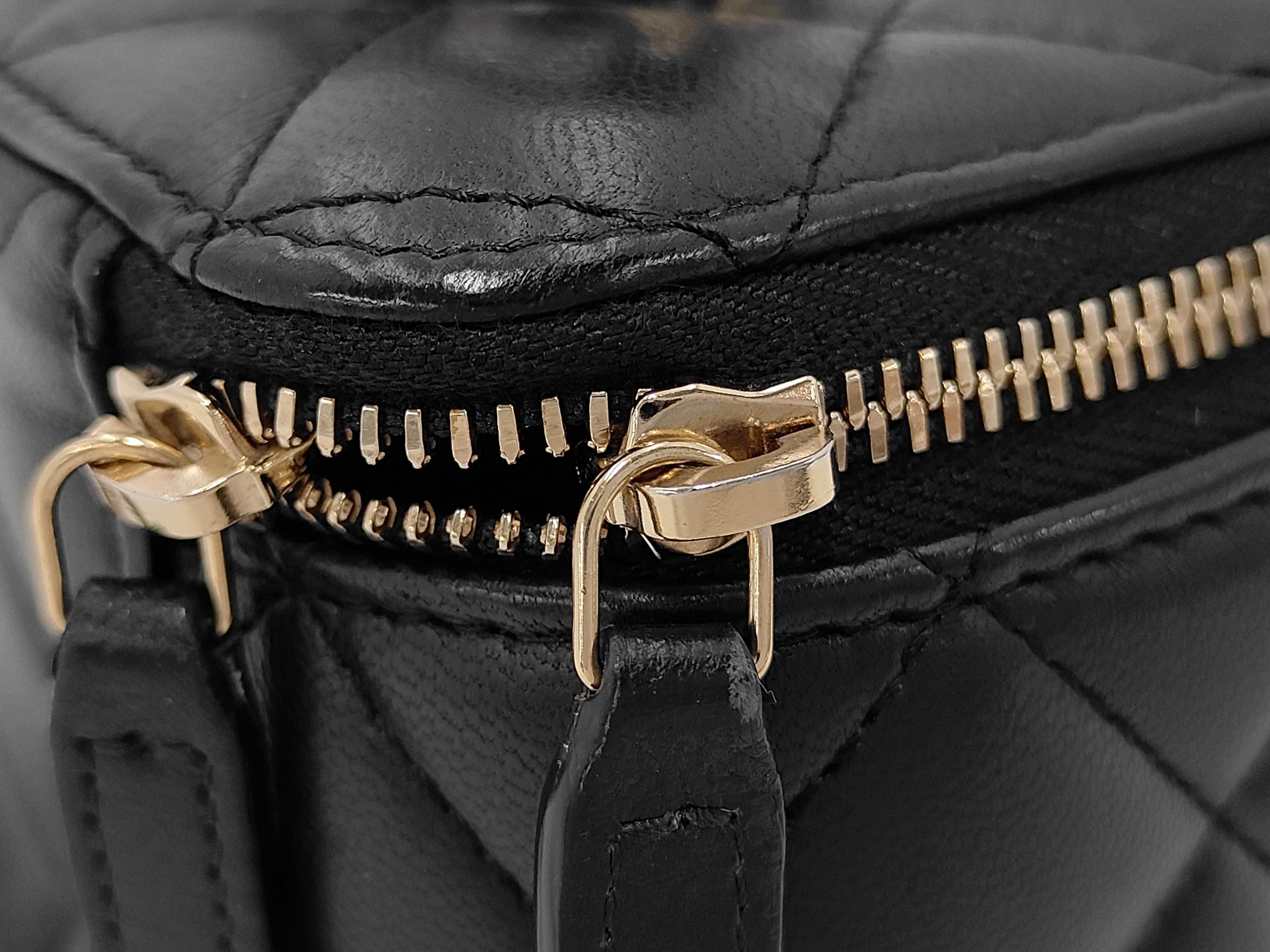 Matelassé Chain Shoulder Bag Vanity Case Black Random Serial Number Shoulder Bag — view 9
