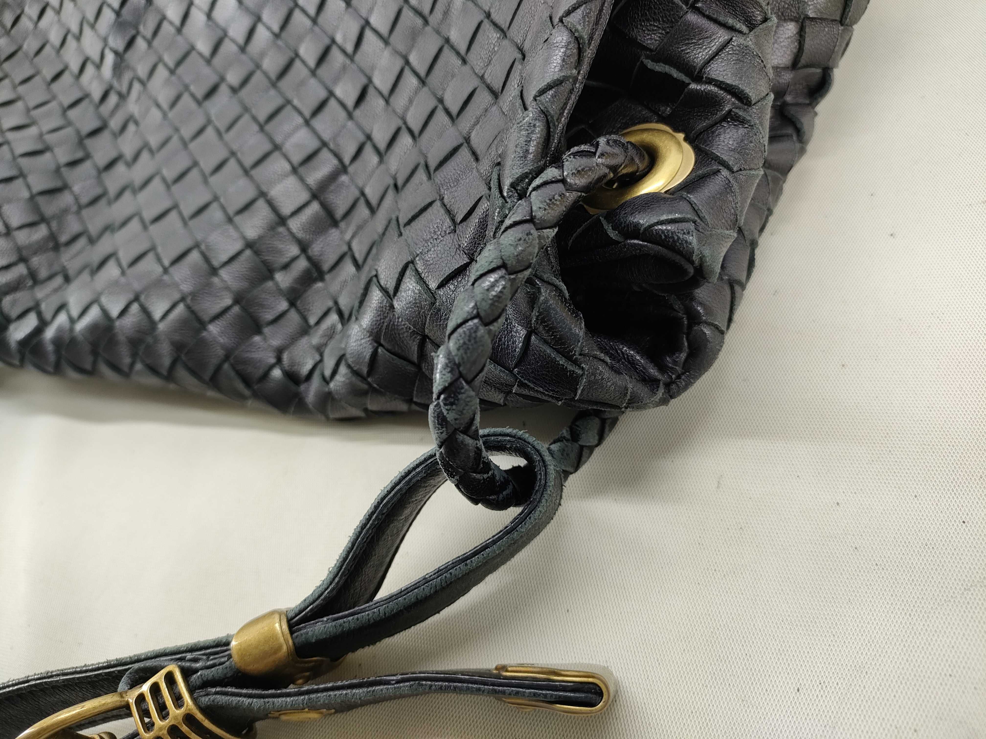 Intrecciato Bag - Bottega Veneta Intrecciato Leather Bag, Black with Gold Hardware, Shoulder Bag — view 7