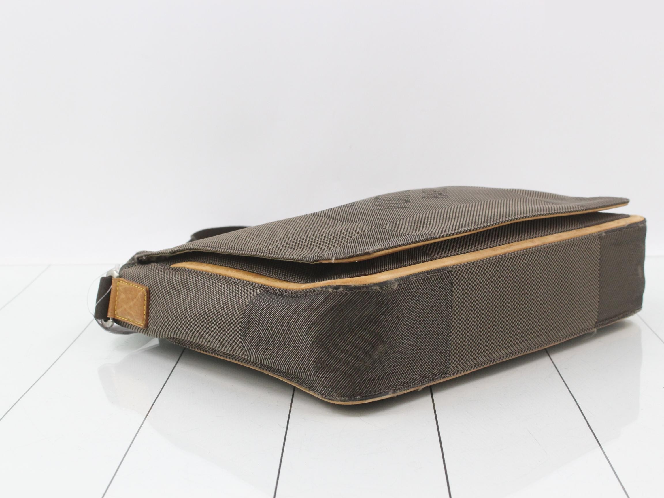 Damier Geant Messager Shoulder Bag — view 5