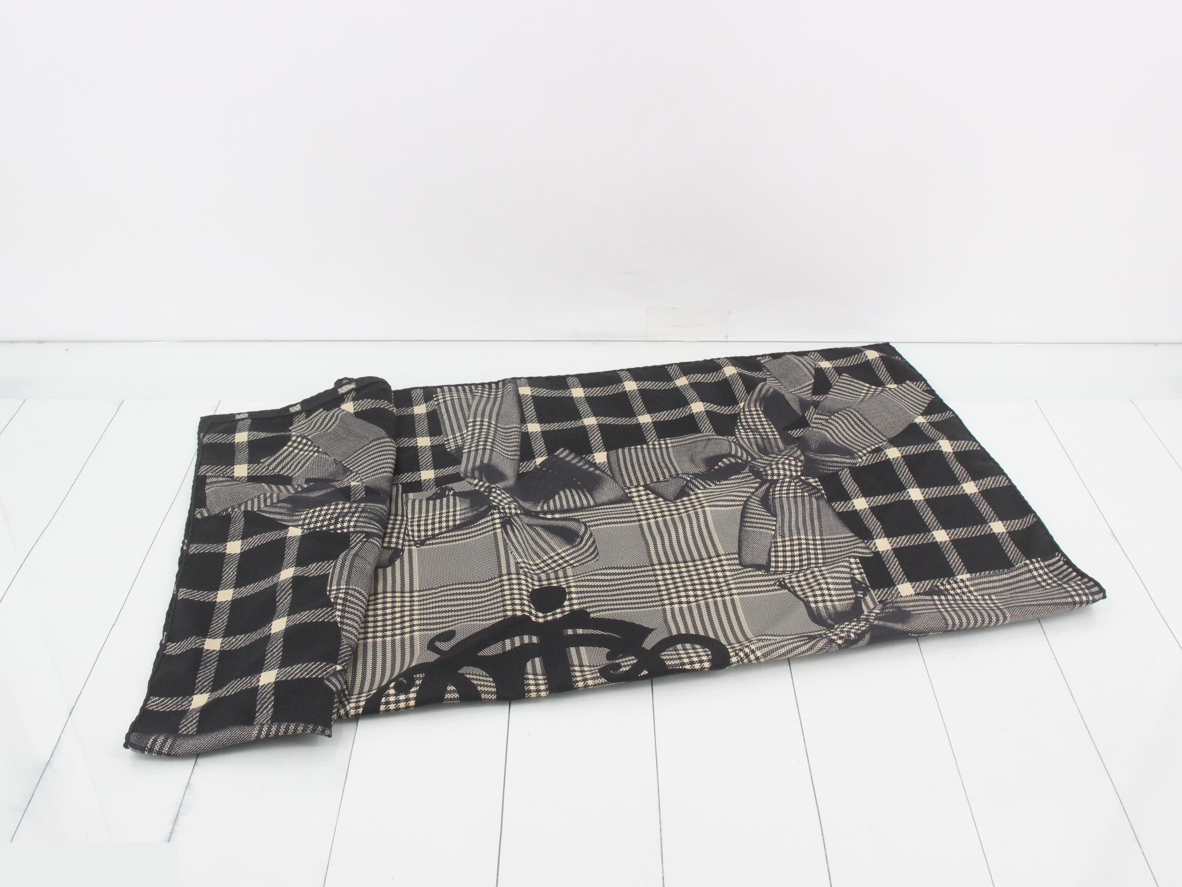 scarf — view 3