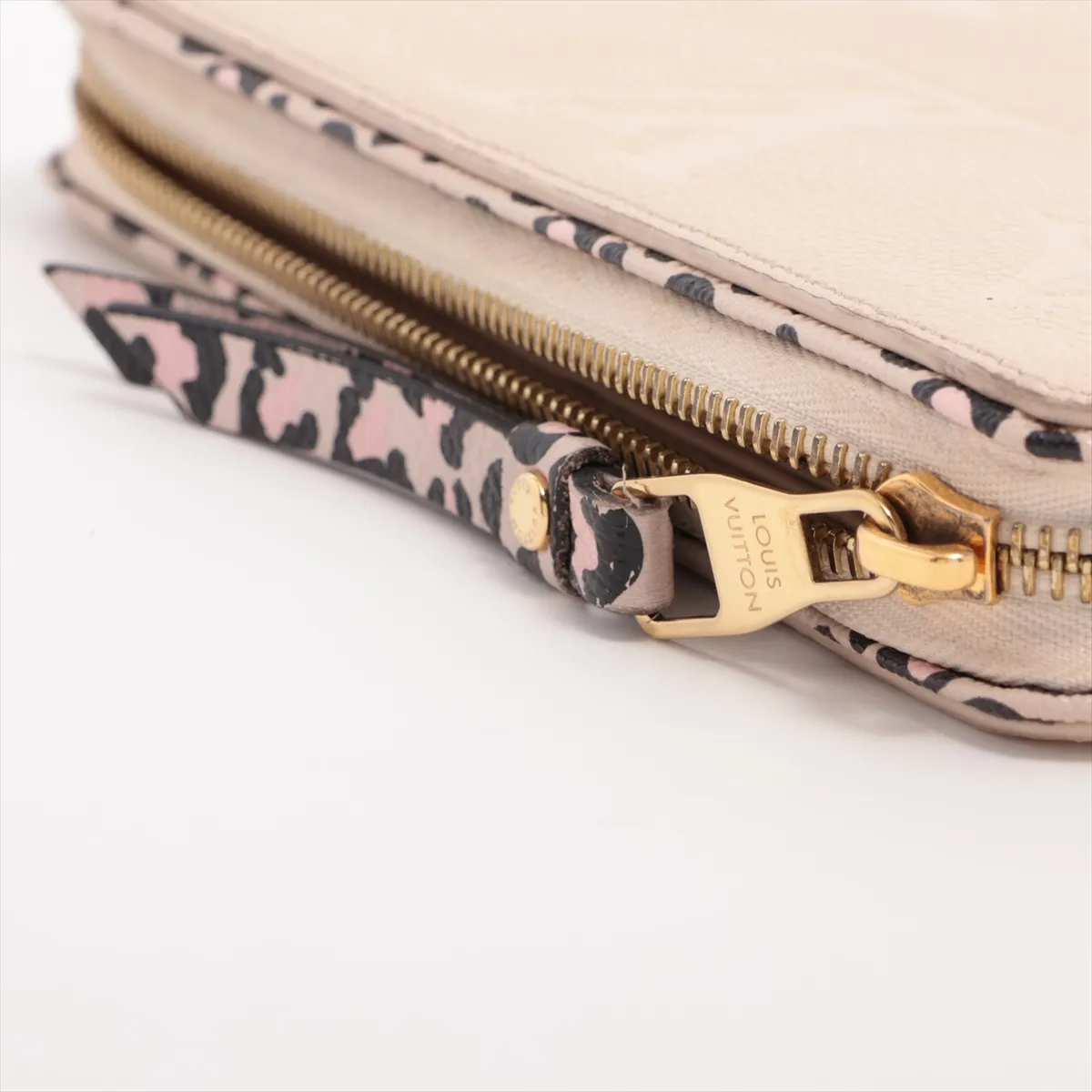 Monogram Wild at Heart Zippy Wallet M80685 Cream Round Zip Wallet (RFID detected) — view 14