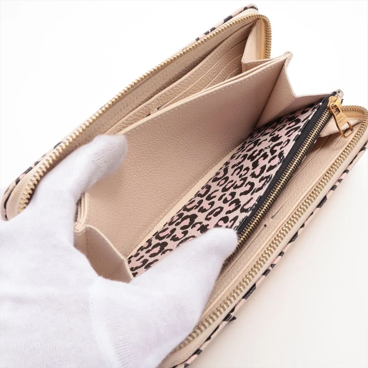 Monogram Wild at Heart Zippy Wallet M80685 Cream Round Zip Wallet (RFID detected) — view 7