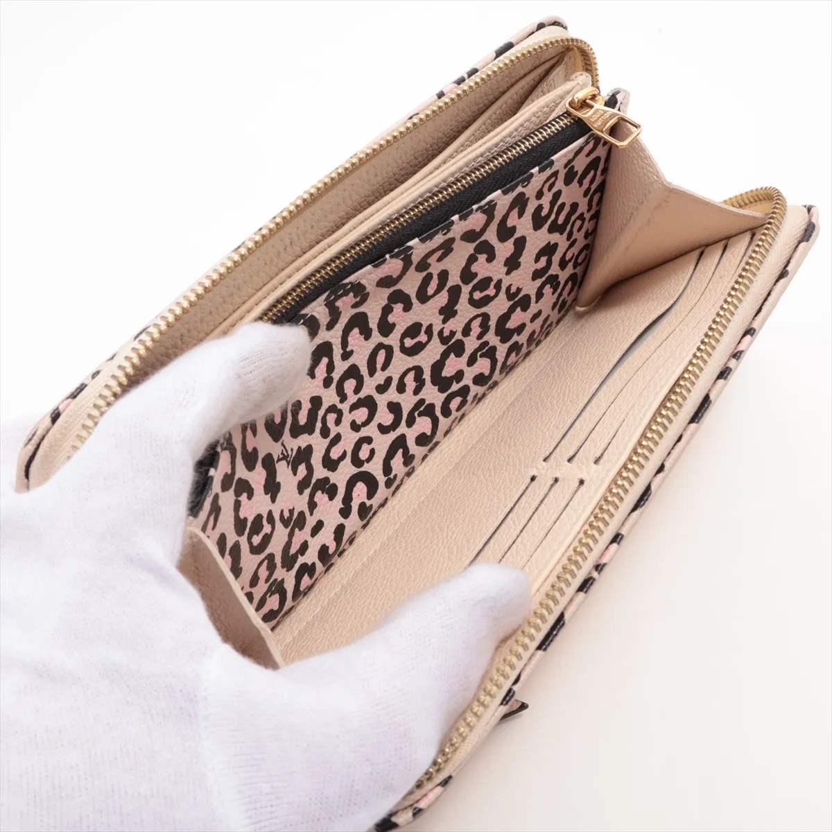 Monogram Wild at Heart Zippy Wallet M80685 Cream Round Zip Wallet (RFID detected) — view 8