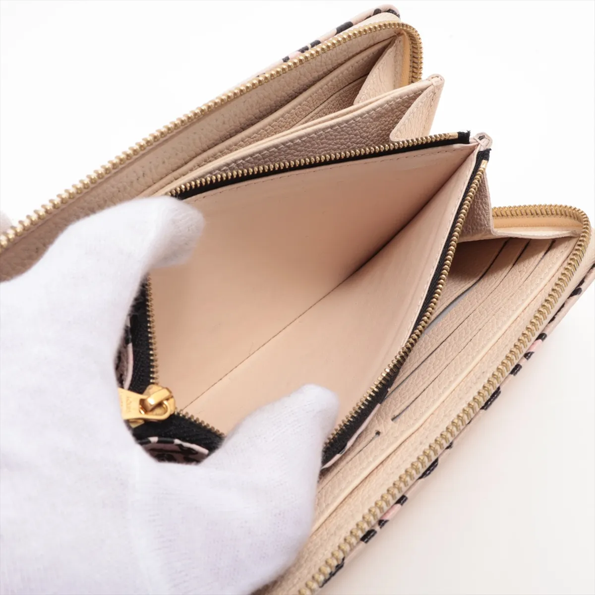 Monogram Wild at Heart Zippy Wallet M80685 Cream Round Zip Wallet (RFID detected) — view 10
