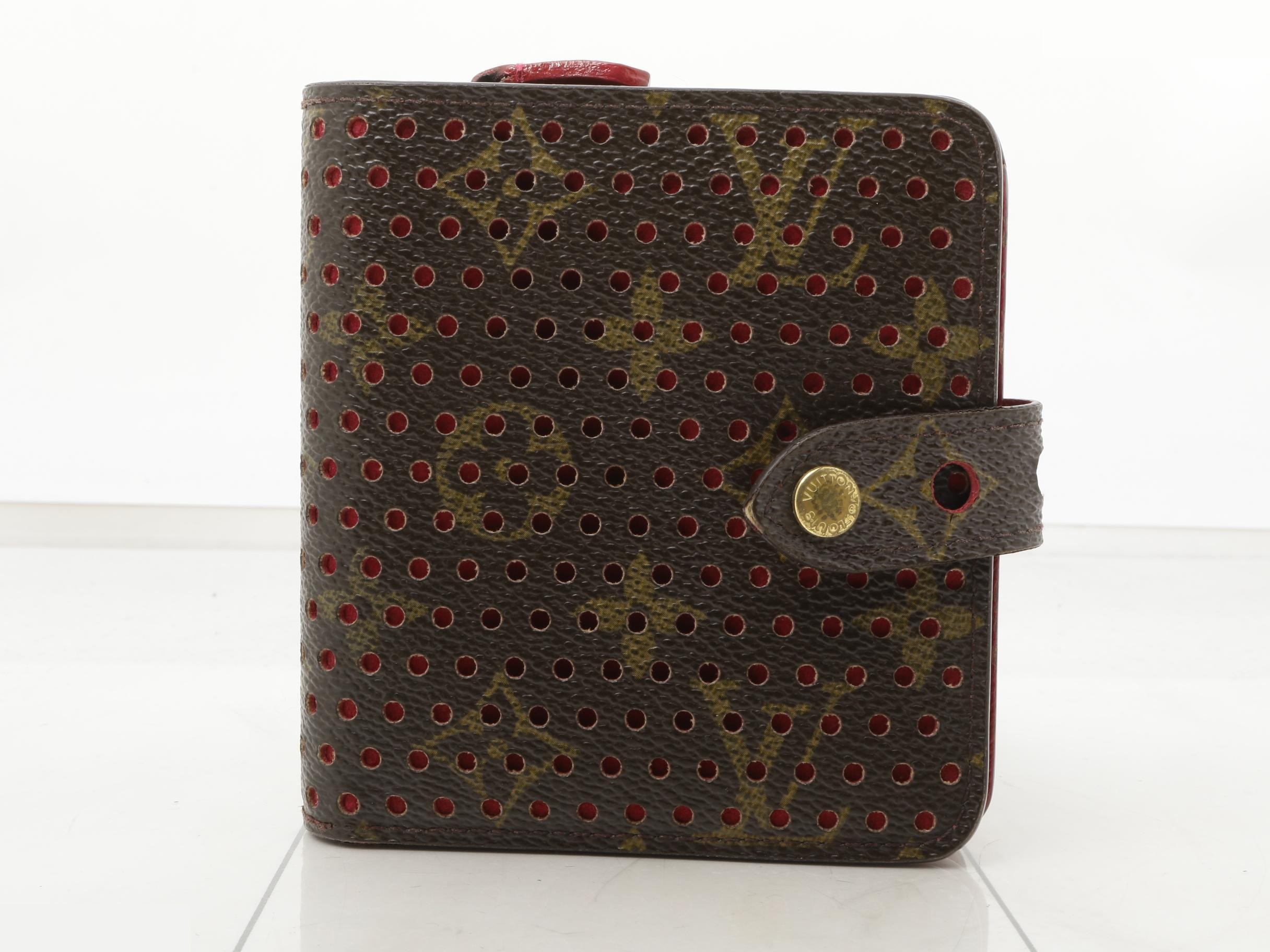 Monogram wallet