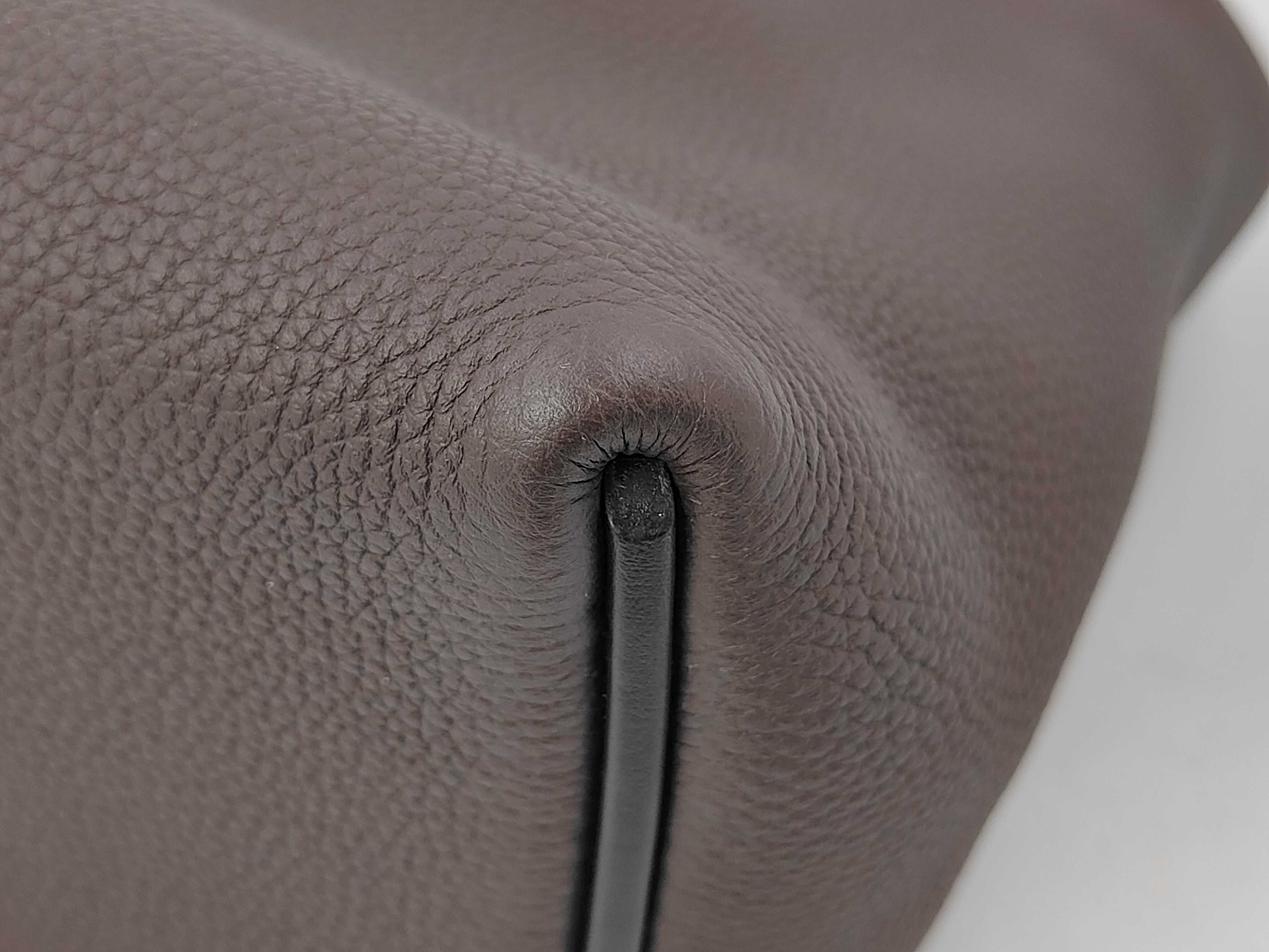 Vanquatriole 29 Shoulder Bag — view 3