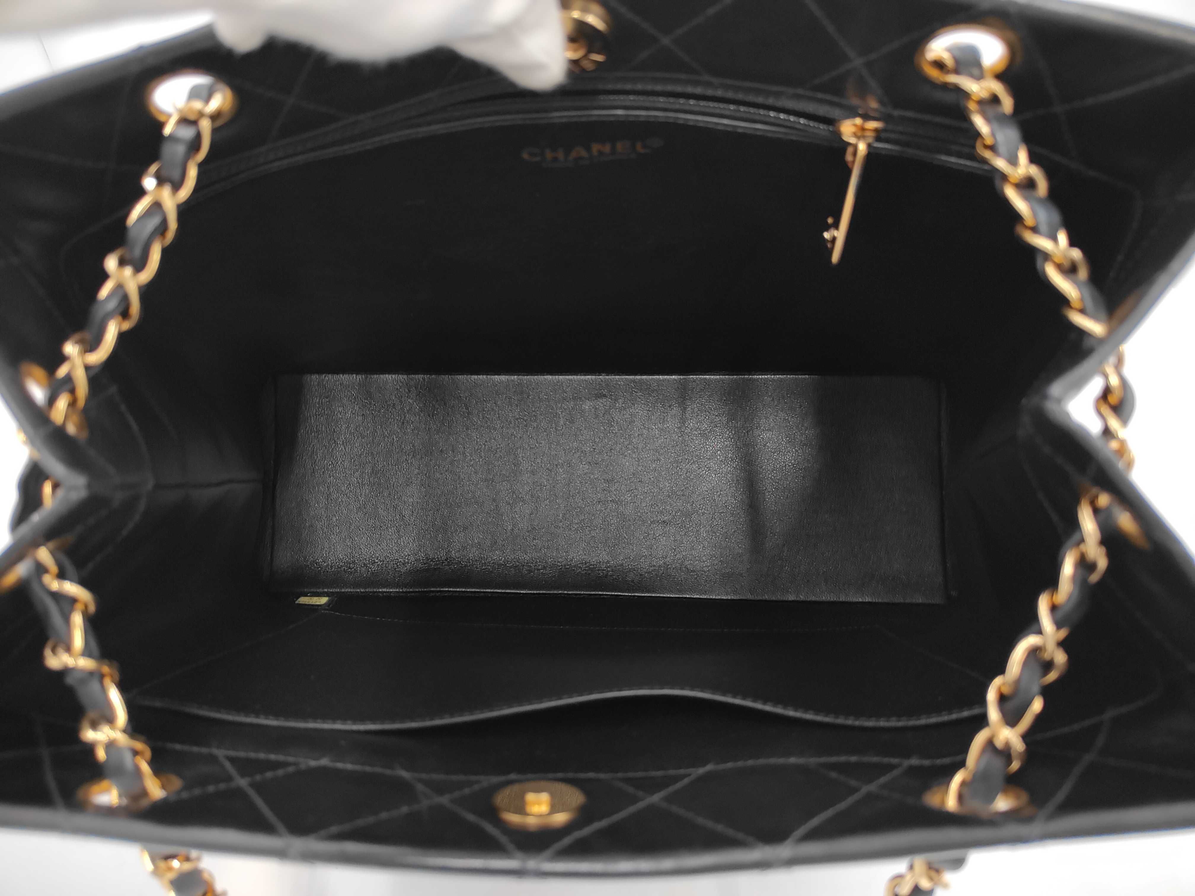 Matelasse Chain Tote Leather Tote Bag — view 8