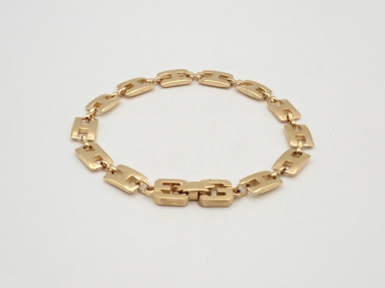 Other items: Precious metal bracelets and bangles (metal), wrist circumference approximately 18cm. — view 2