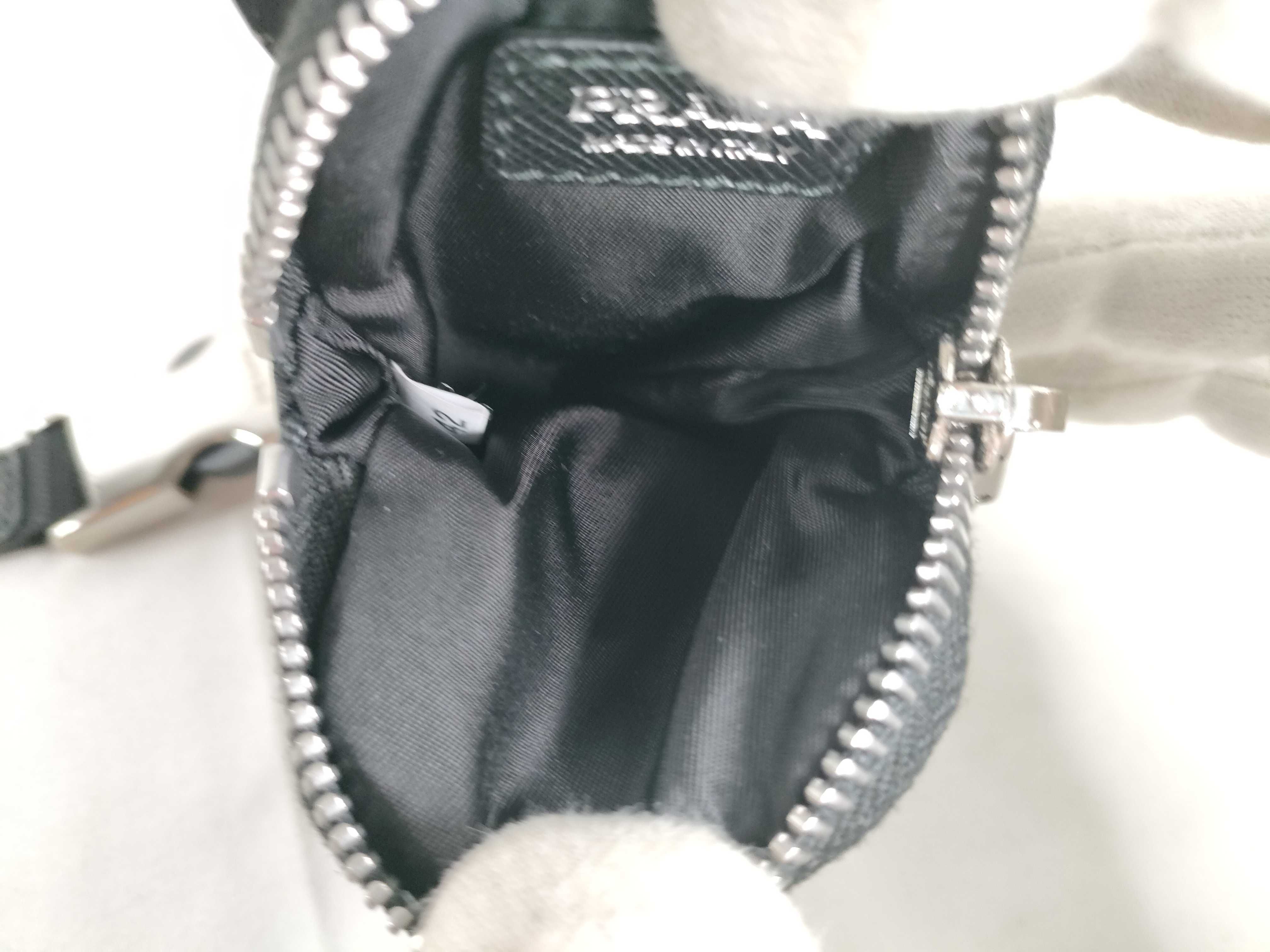 Nylon Plate Logo Smartphone Shoulder Bag, Phone Case, Nylon, Black Shoulder Bag — view 10
