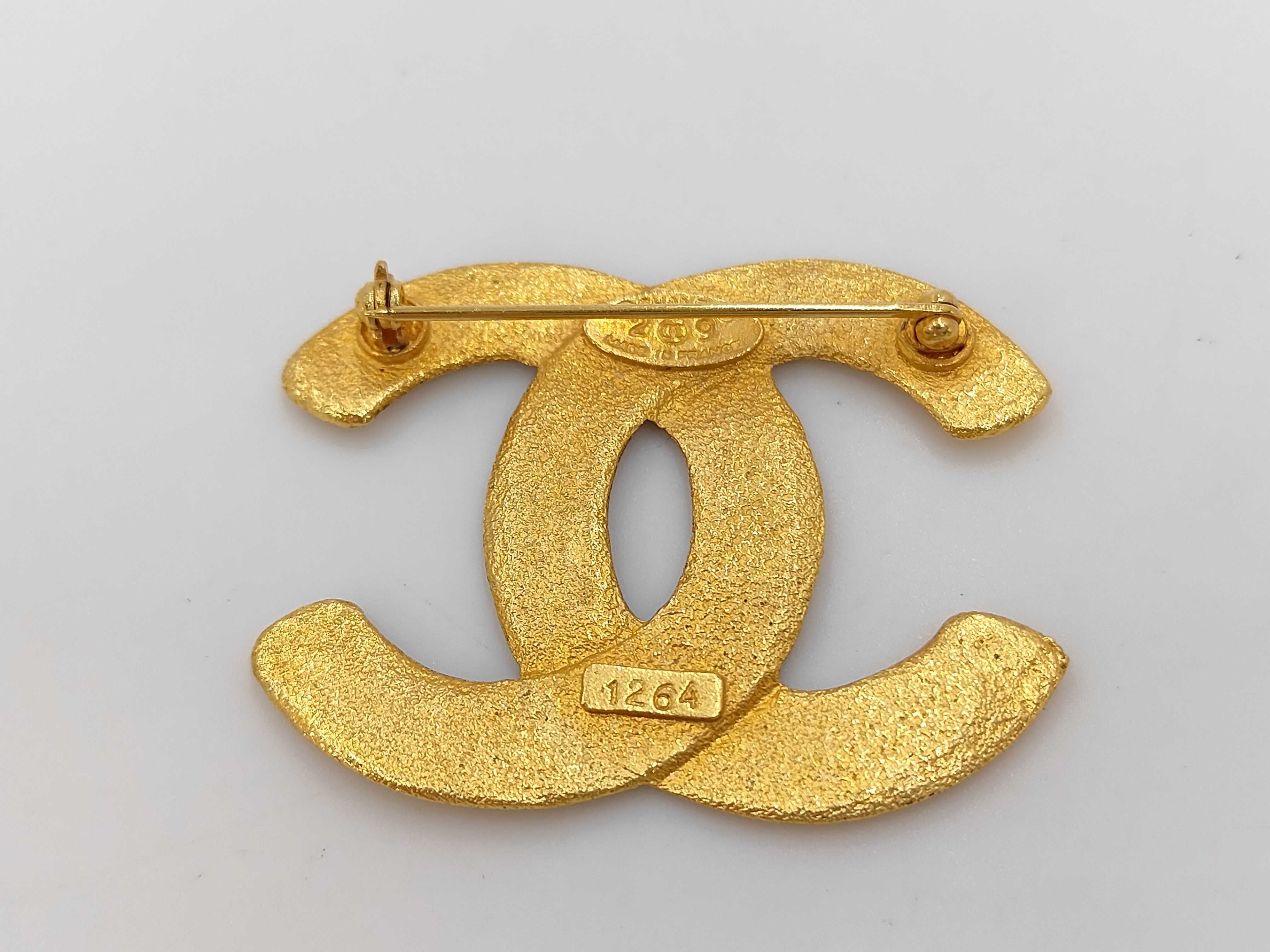 brooch, Coco Mark, 6 strands, 1264 gold, 2 9 stamped brooch. — view 2
