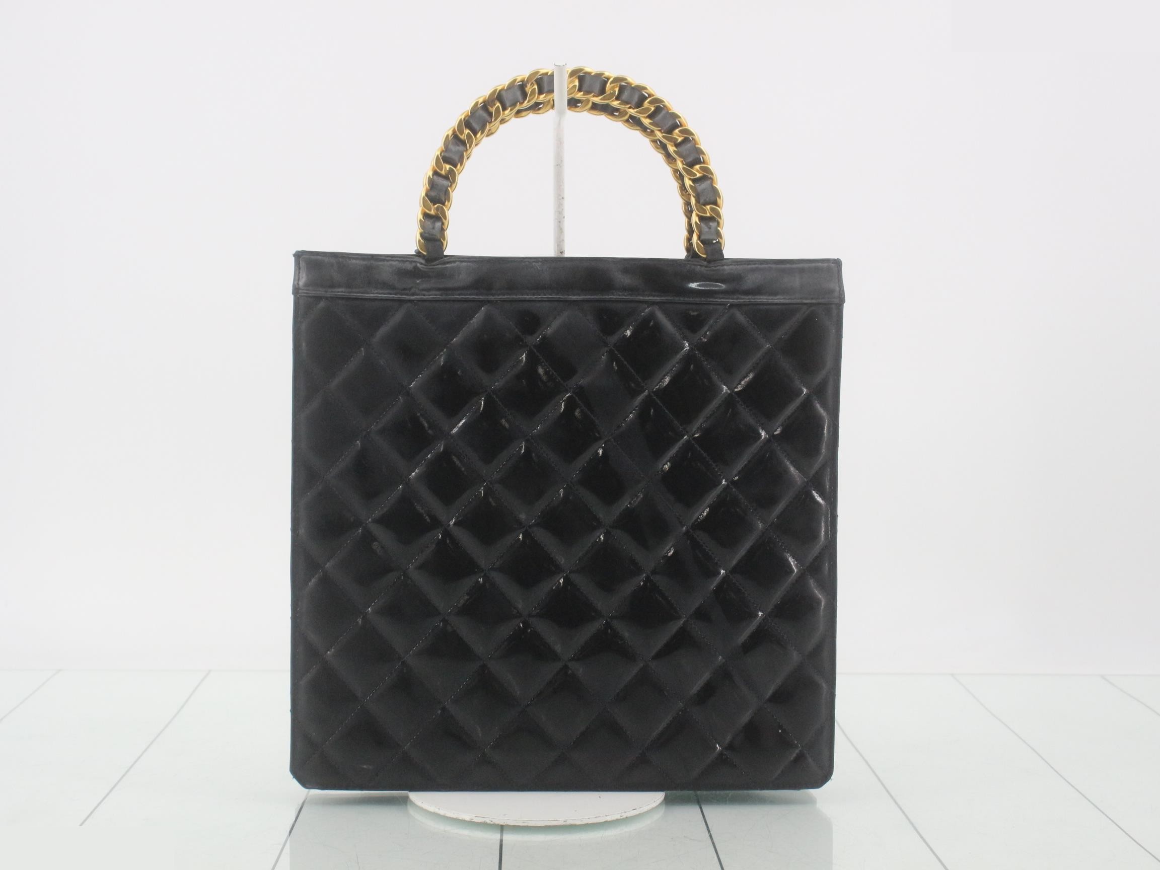 Matelassé Chain Handbag