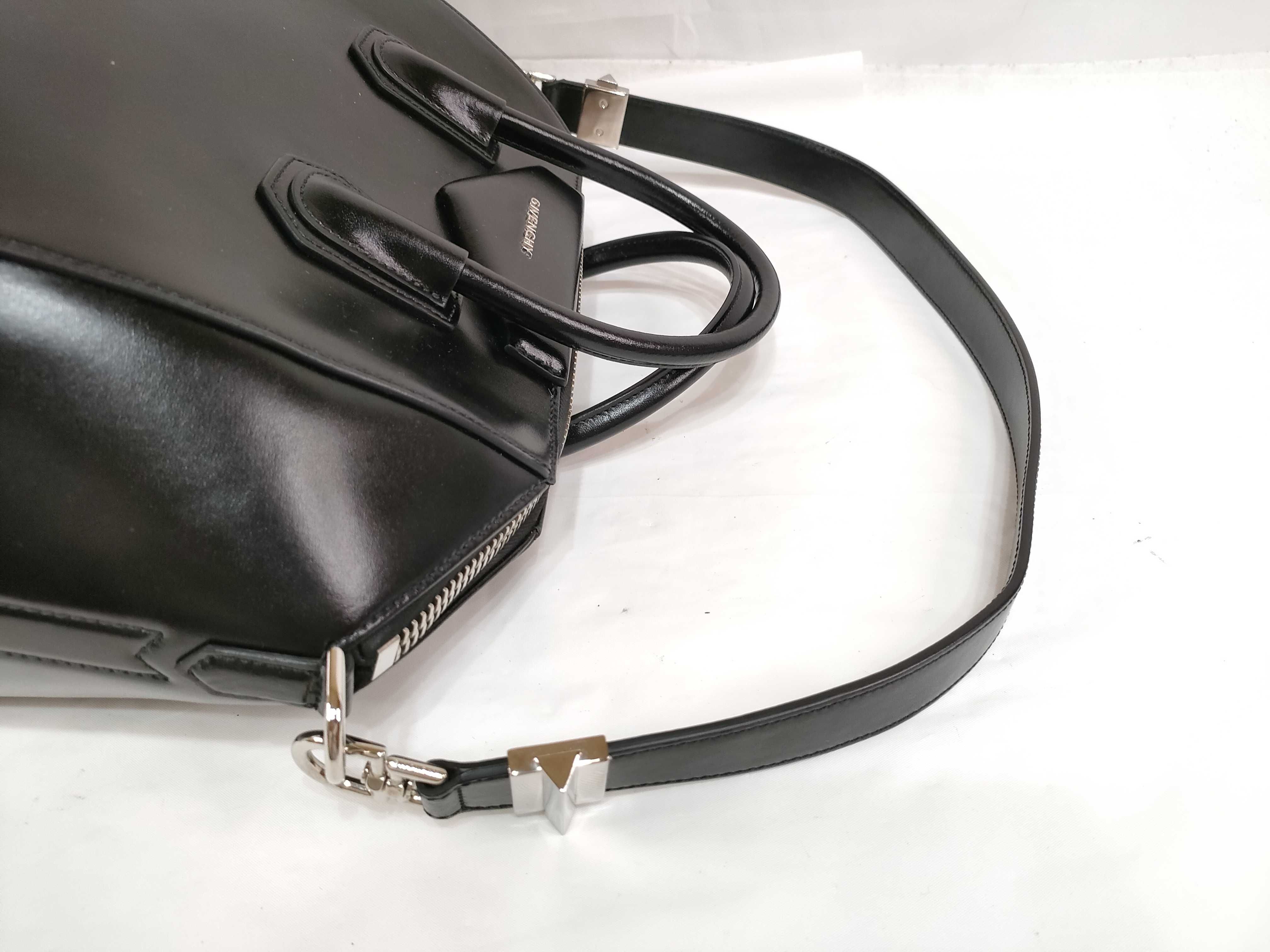 Antigona Bag Shoulder Bag — view 3