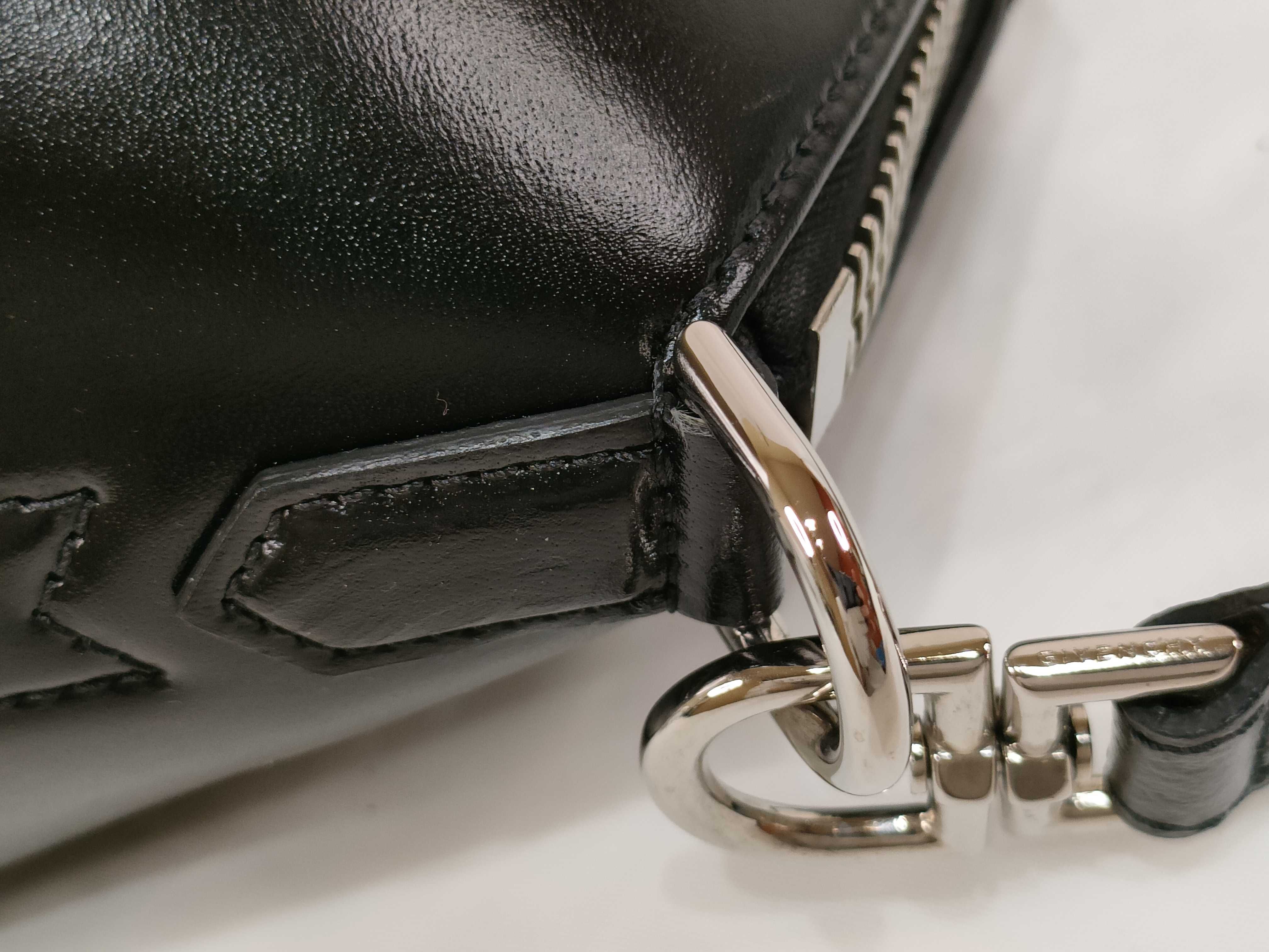 Antigona Bag Shoulder Bag — view 4