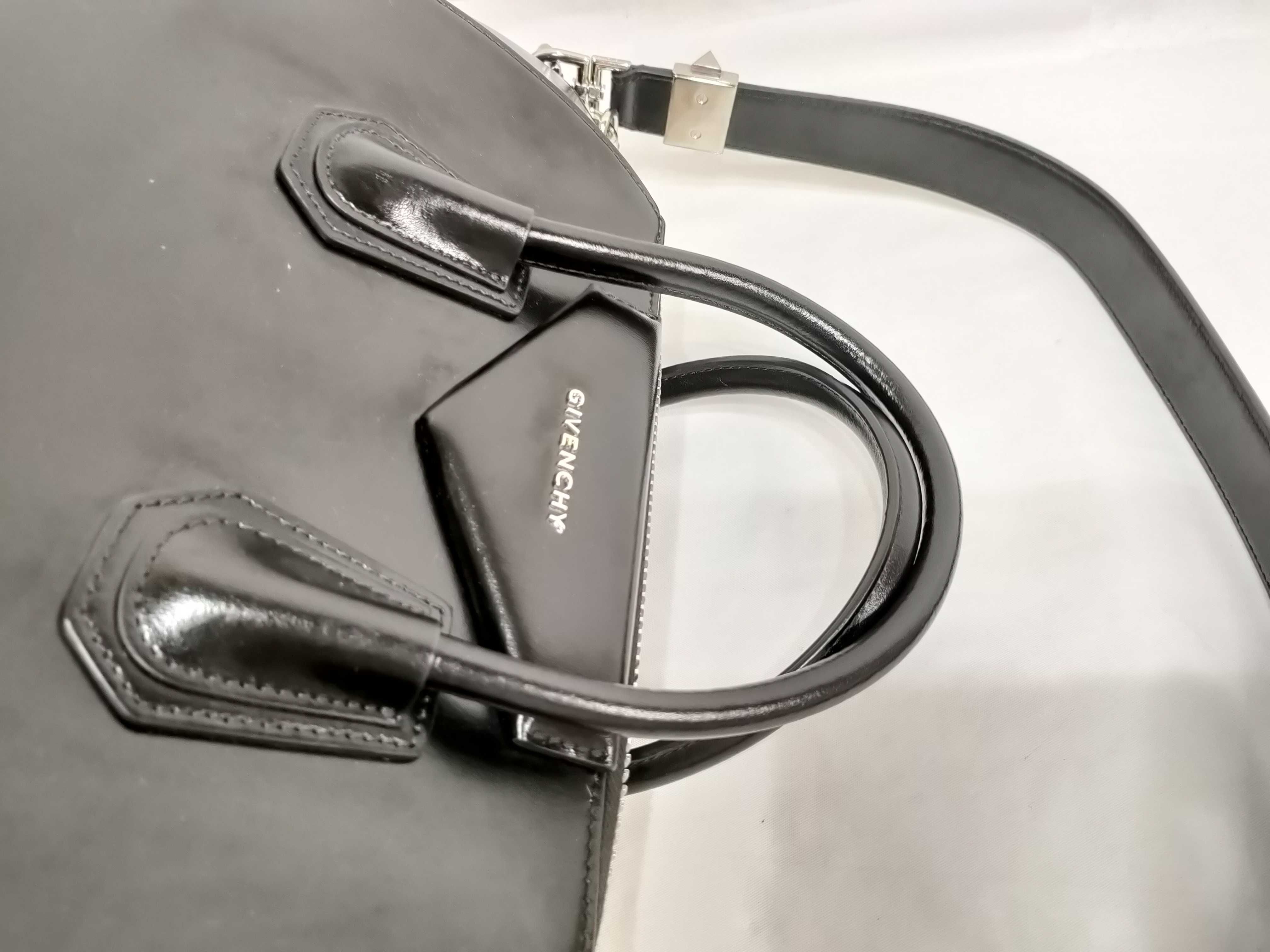 Antigona Bag Shoulder Bag — view 5