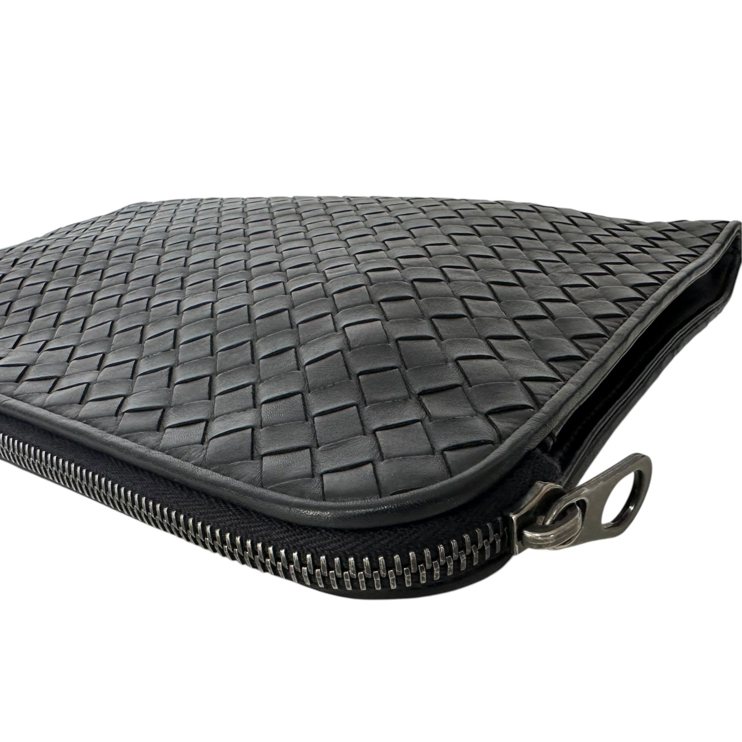 Intrecciato Clutch Bag, Second Bag, Black — view 5