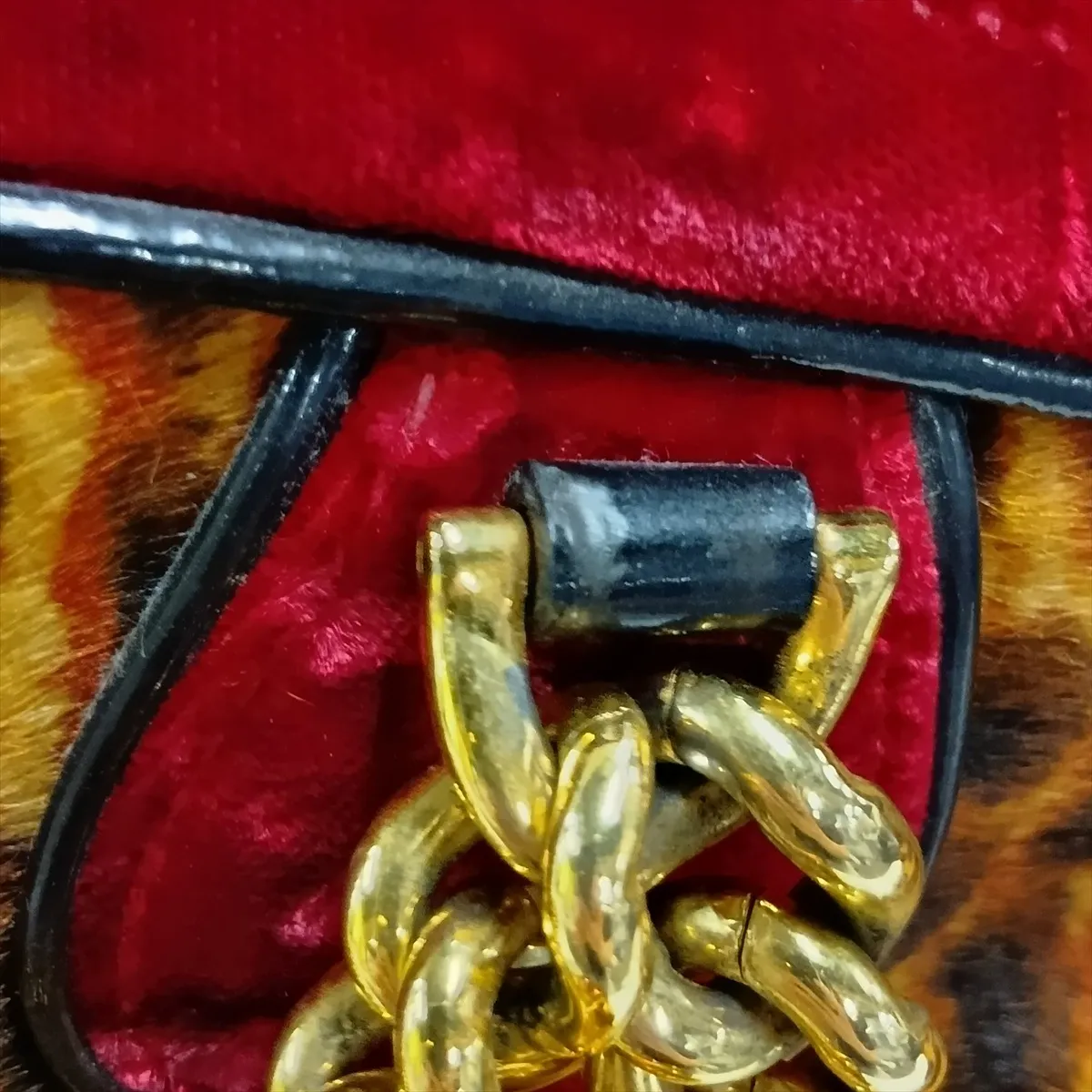 Gambler Calf Hair x Velvet Handbag Brown x Red x Black — view 10