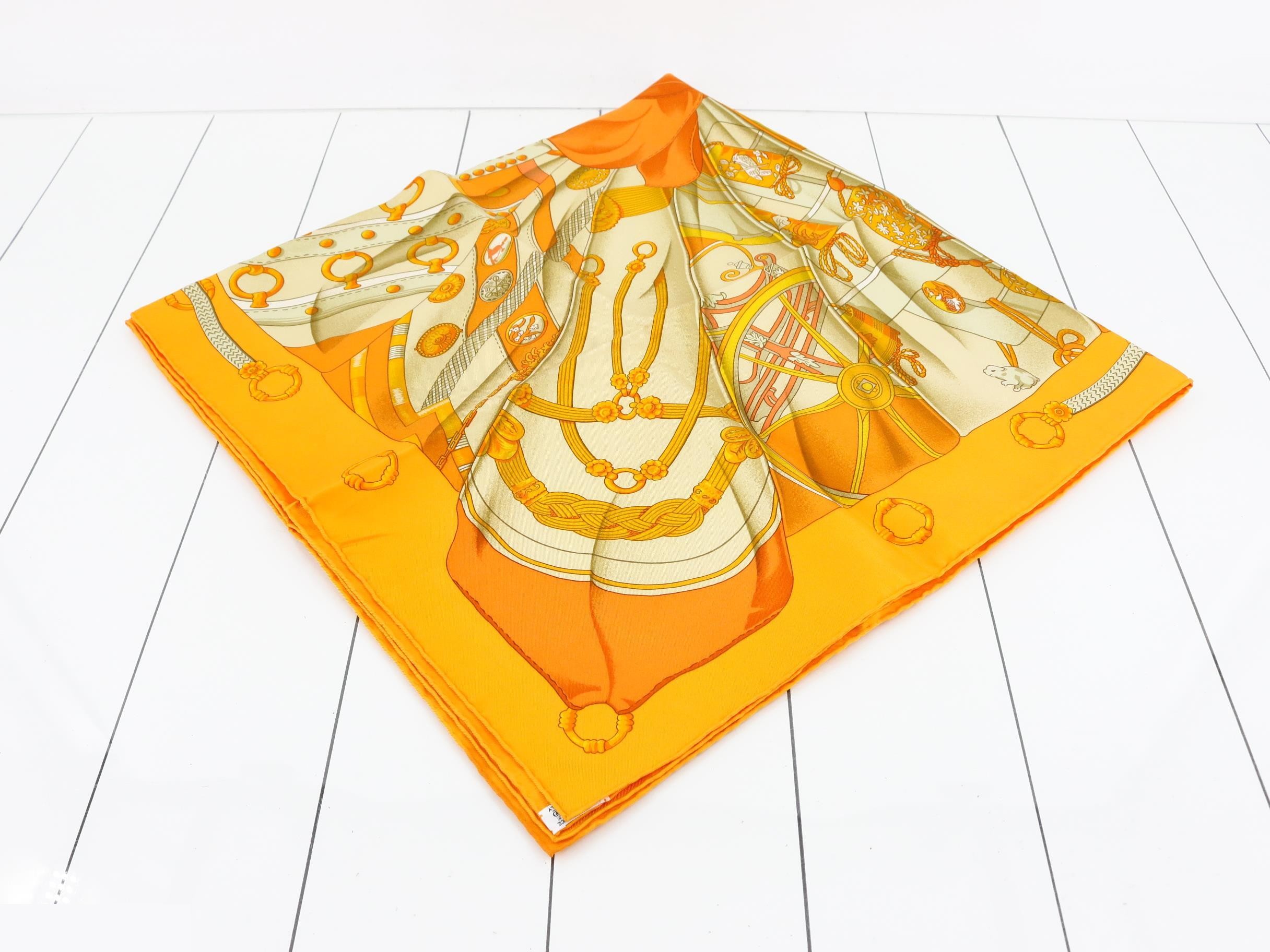 Carre 90 Soleil de soie scarf — view 2