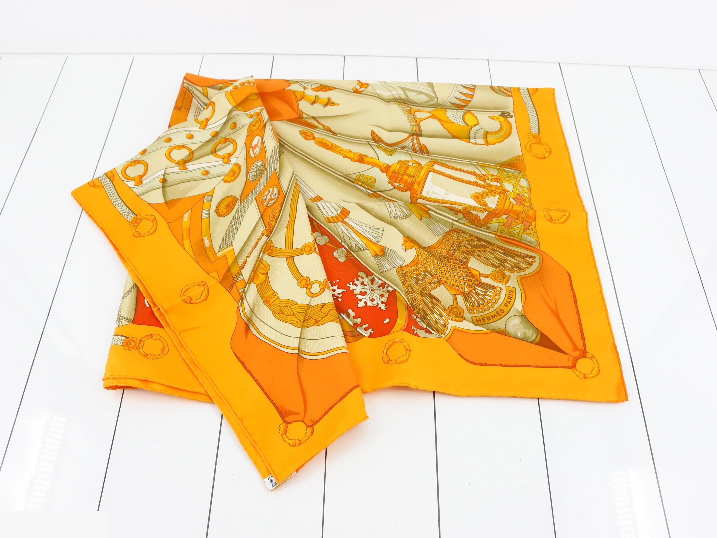 Carre 90 Soleil de soie scarf — view 3