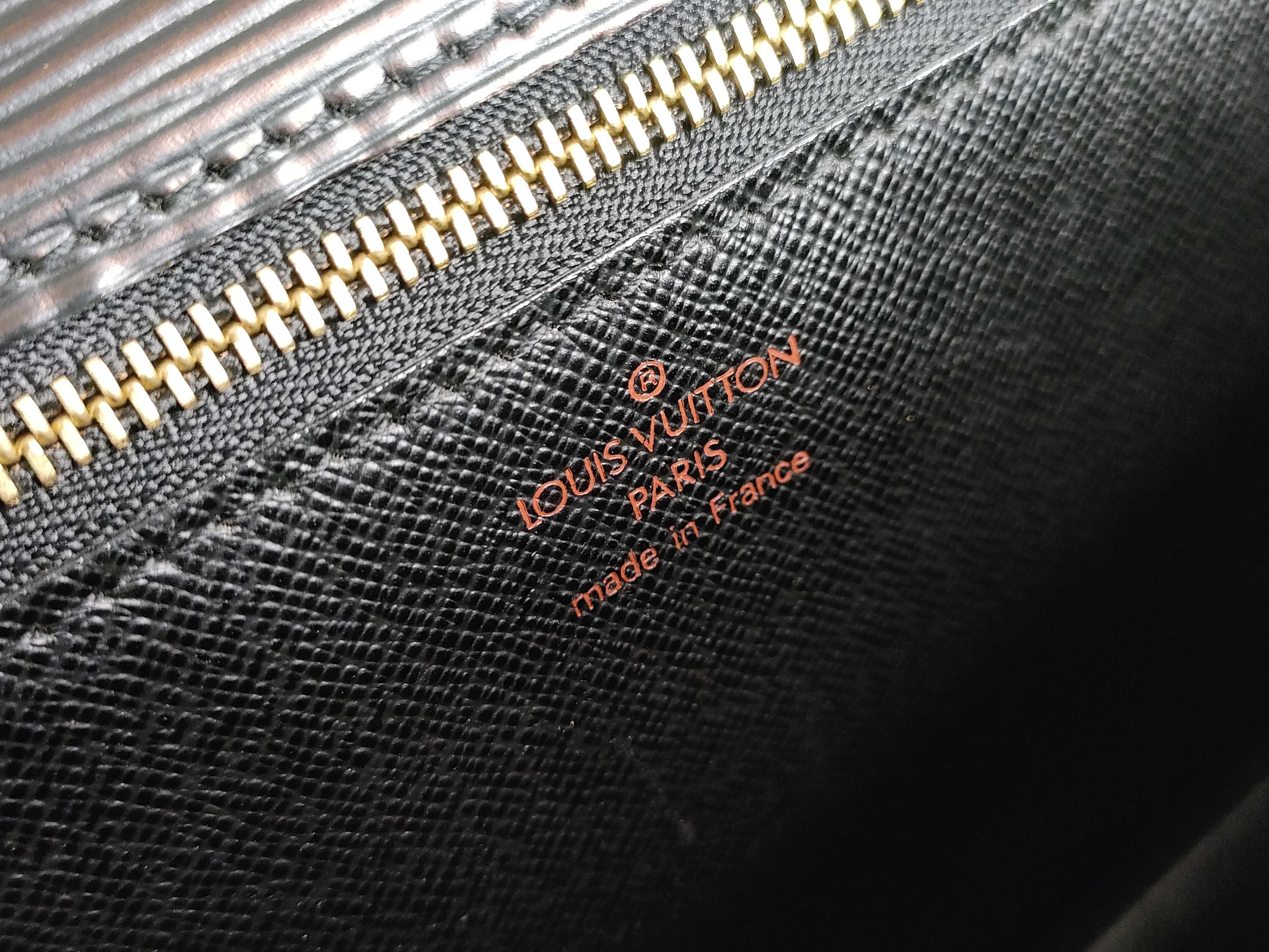 Epi Louis Vuitton Clutch Black VI0041 Clutch Bag — view 11
