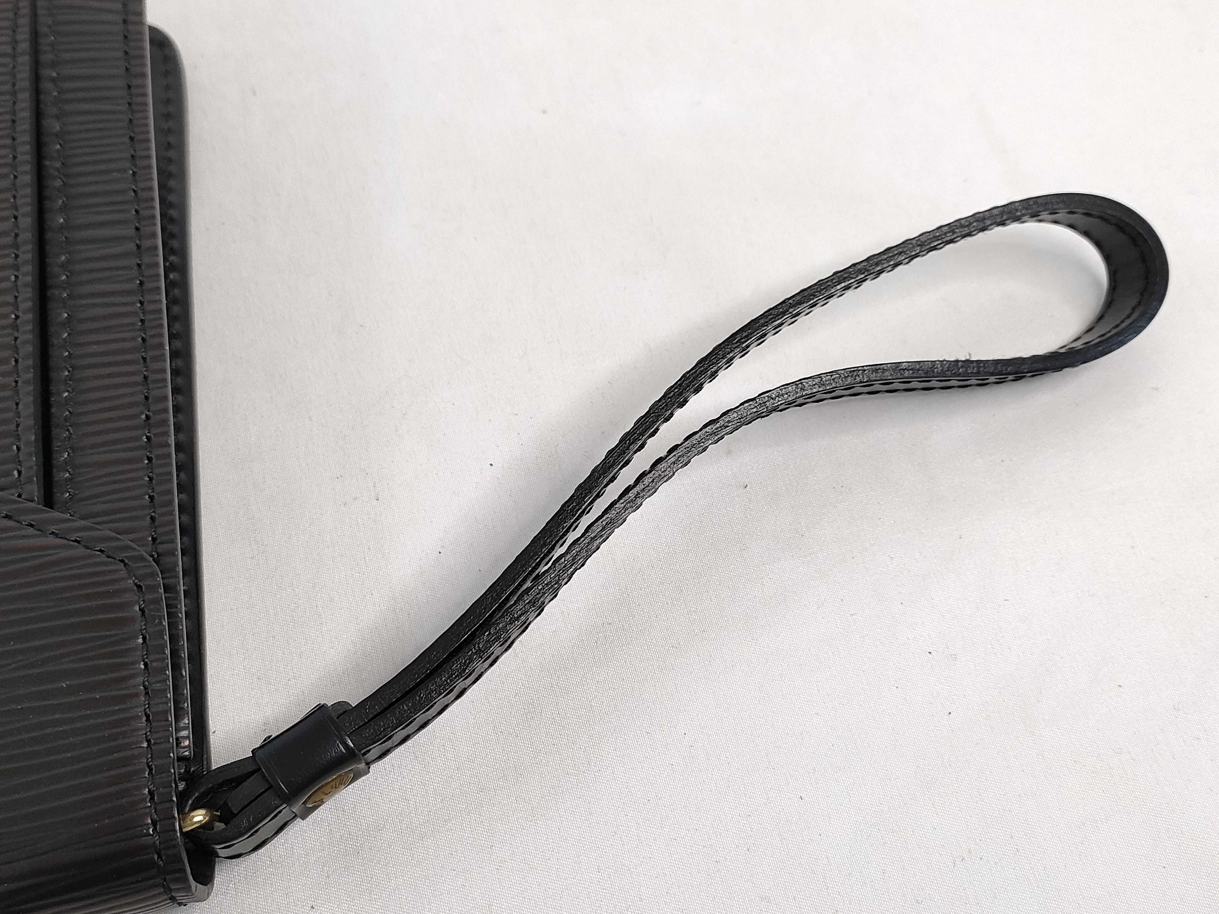 Epi Louis Vuitton Clutch Black VI0041 Clutch Bag — view 3