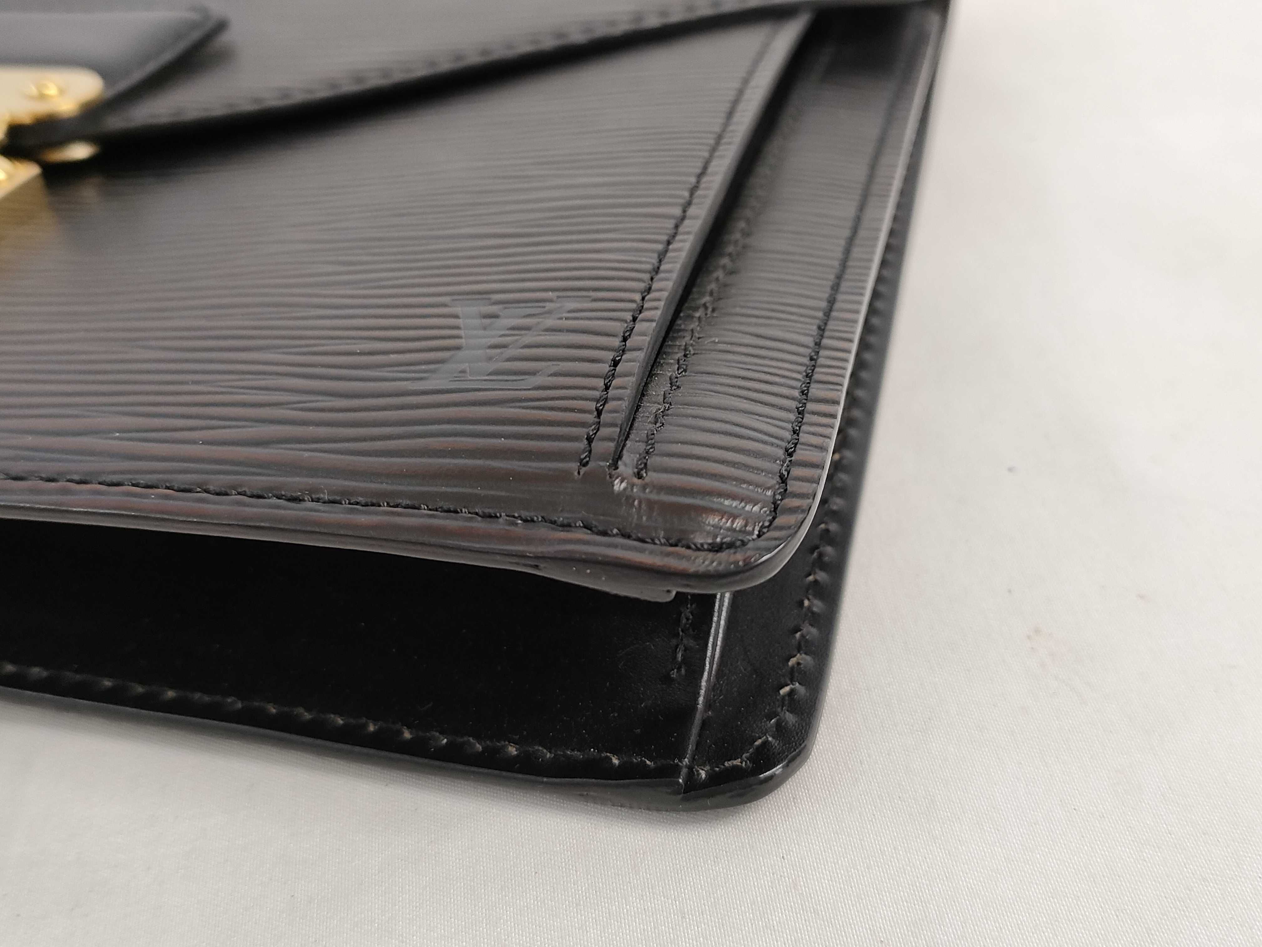 Epi Louis Vuitton Clutch Black VI0041 Clutch Bag — view 6