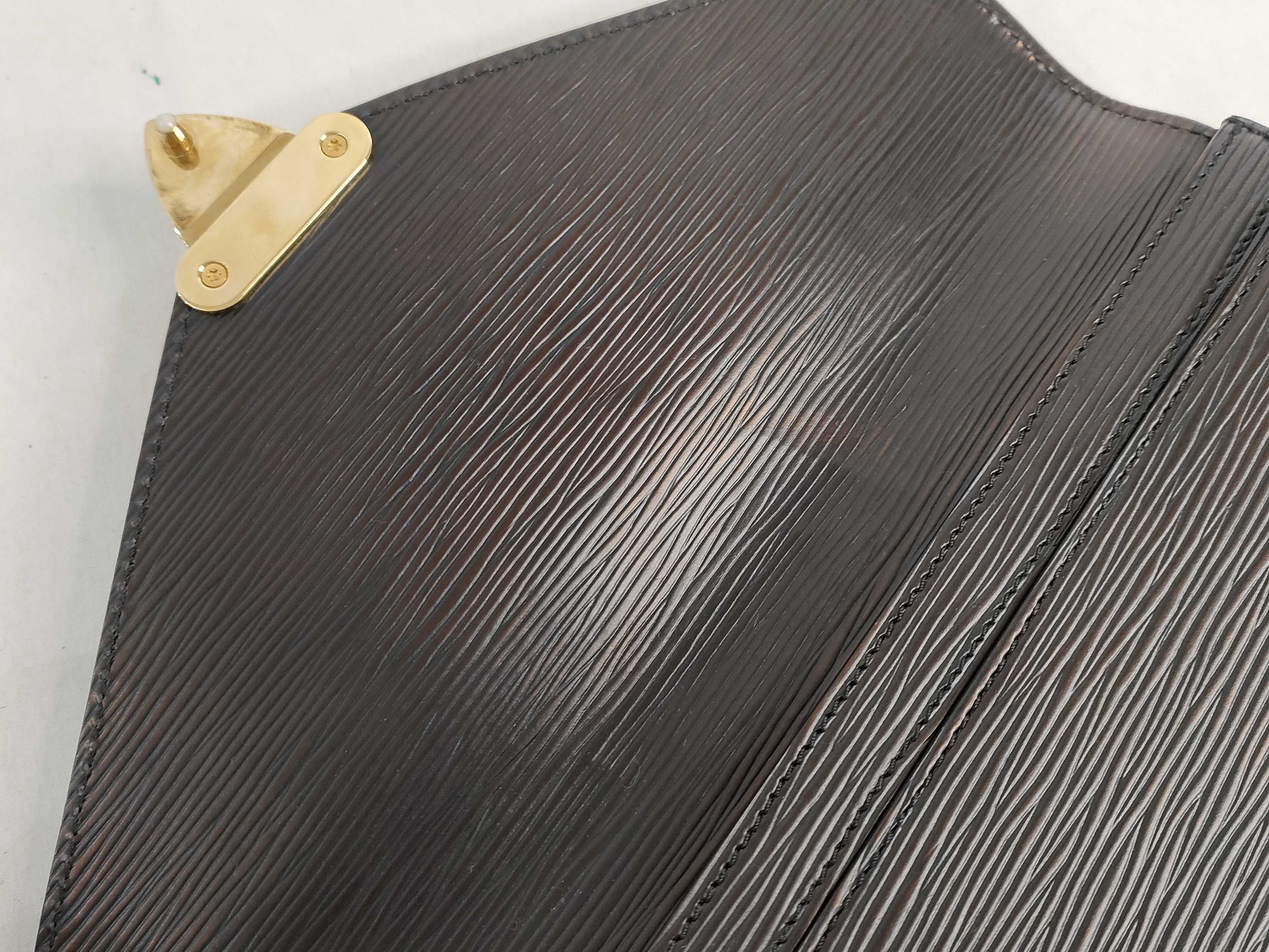 Epi Louis Vuitton Clutch Black VI0041 Clutch Bag — view 8