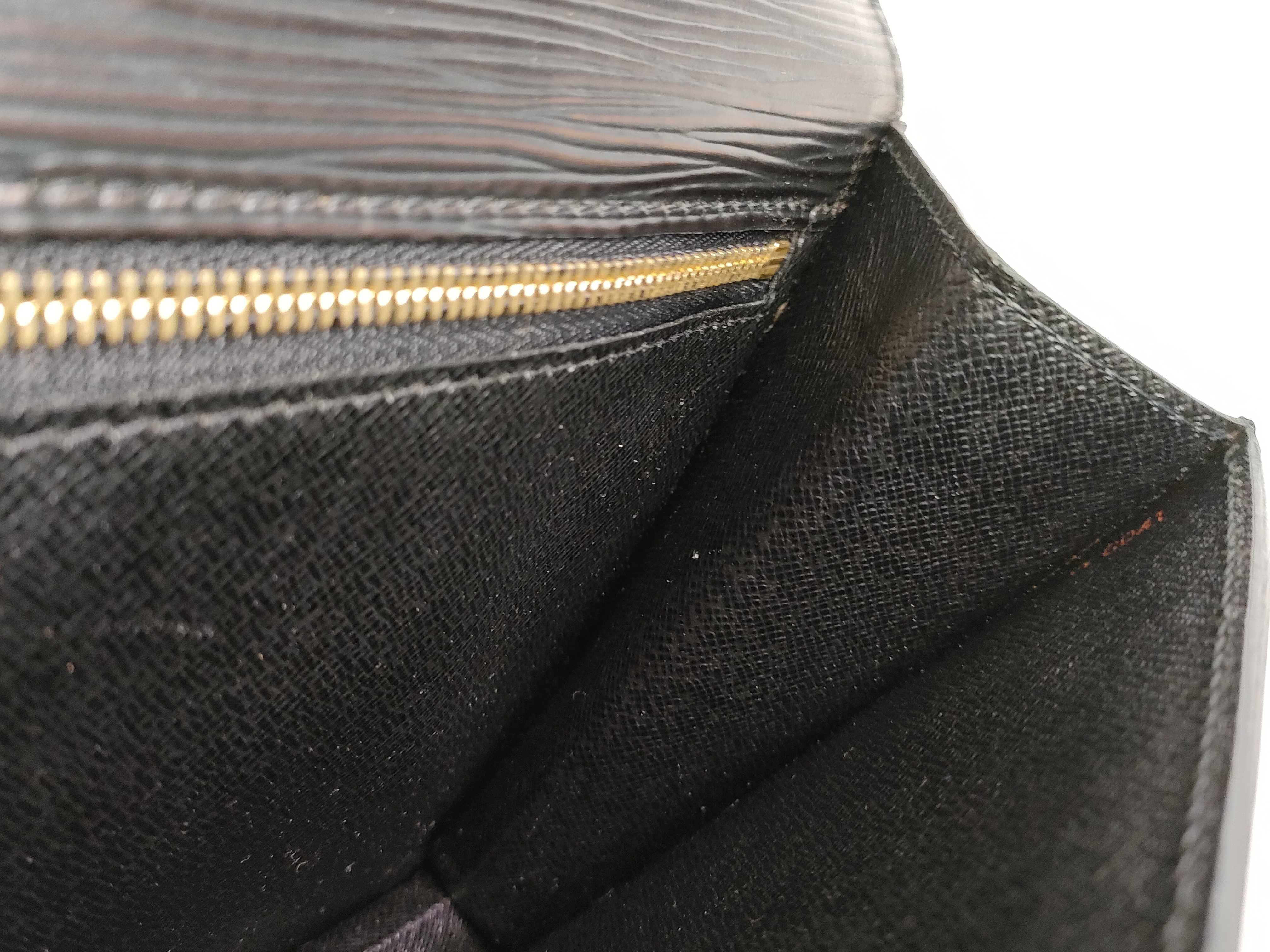 Epi Louis Vuitton Clutch Black VI0041 Clutch Bag — view 9