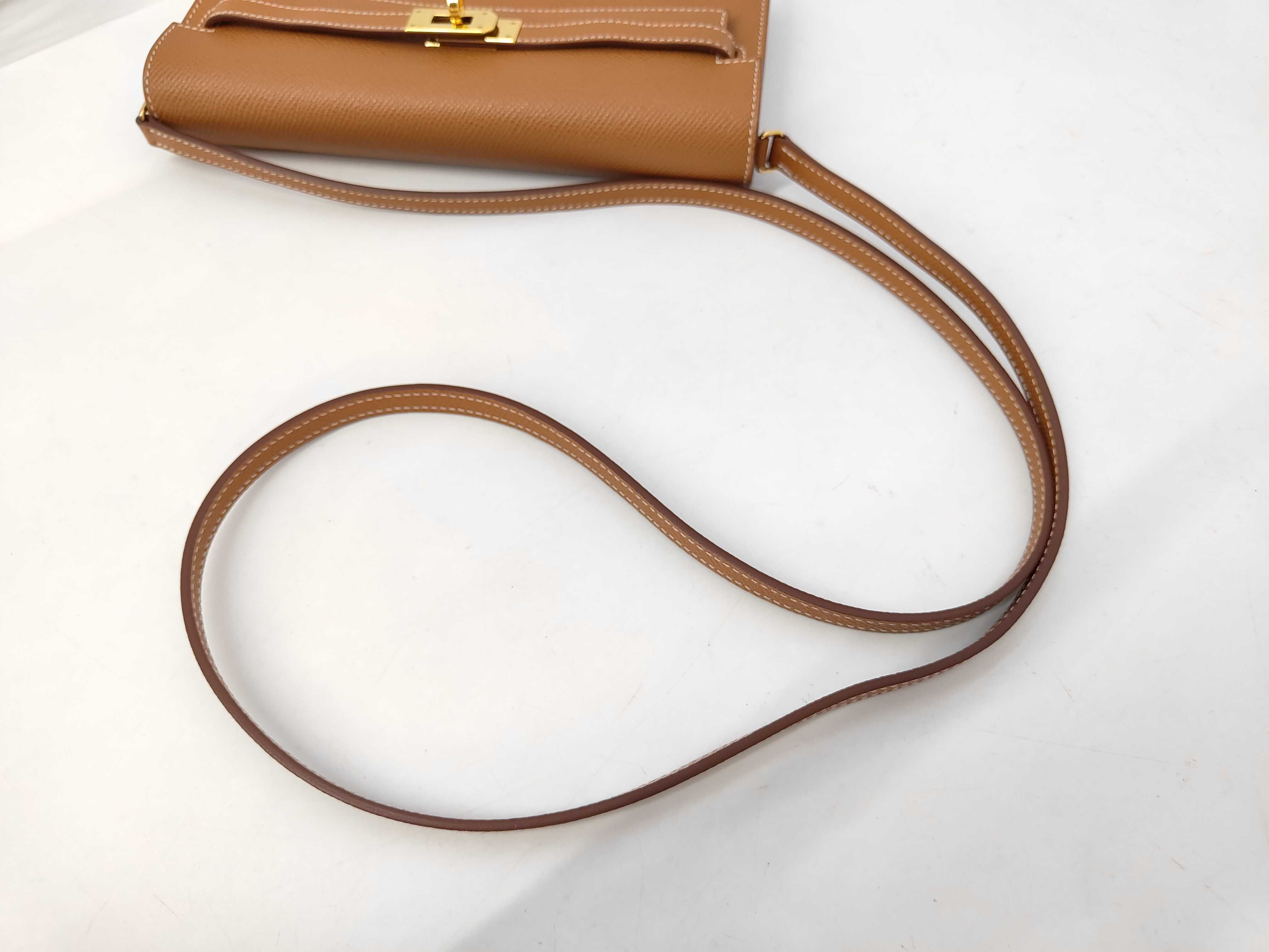 Shoulder Wallet Kelly Wallet Long To Go Veau Epsom Gold U Stamp Wallet — view 5