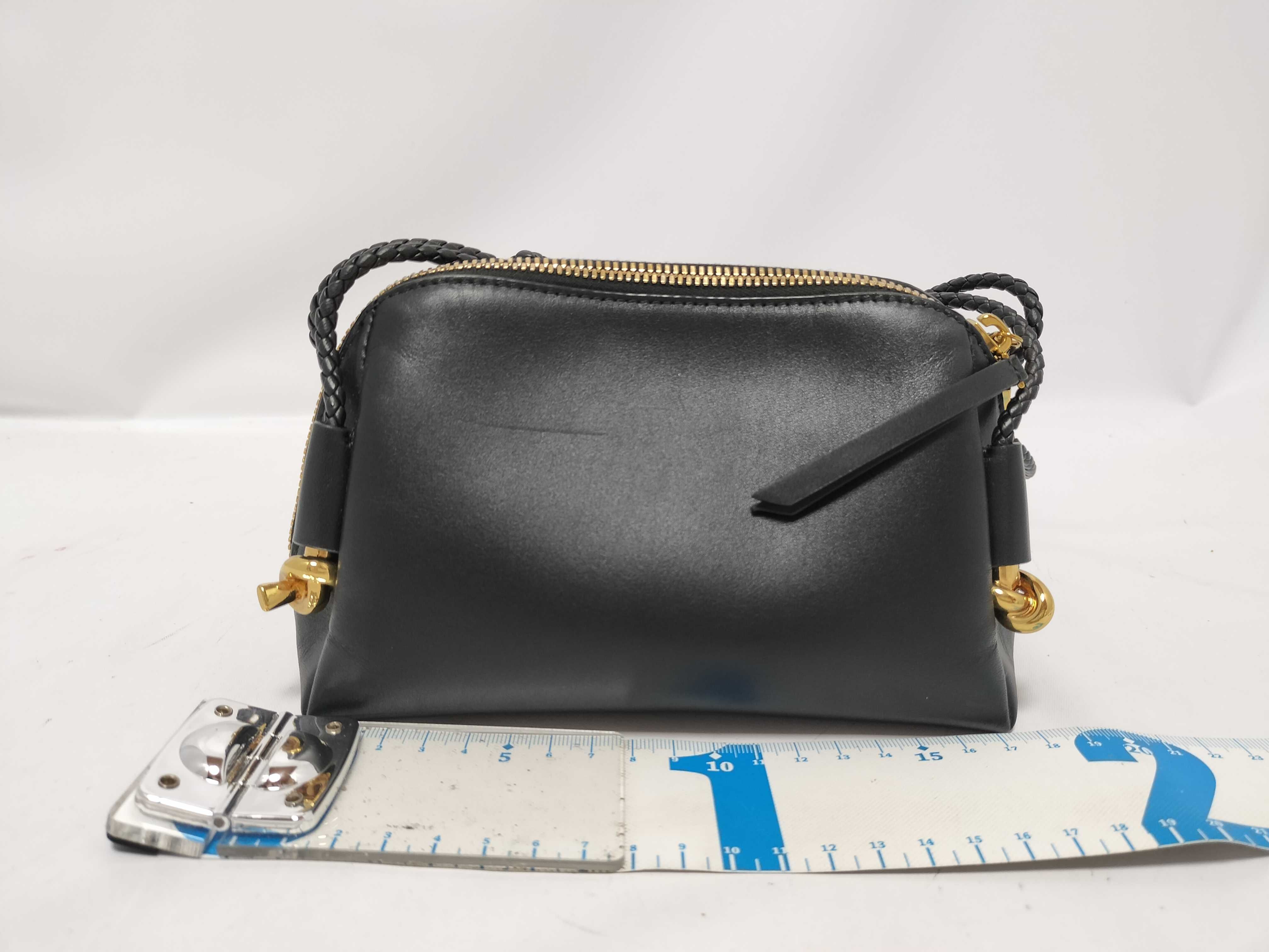 Intrecciato Bottega Veneta Concert Pouch Leather Shoulder Bag White R00595584S Shoulder Bag — view 2