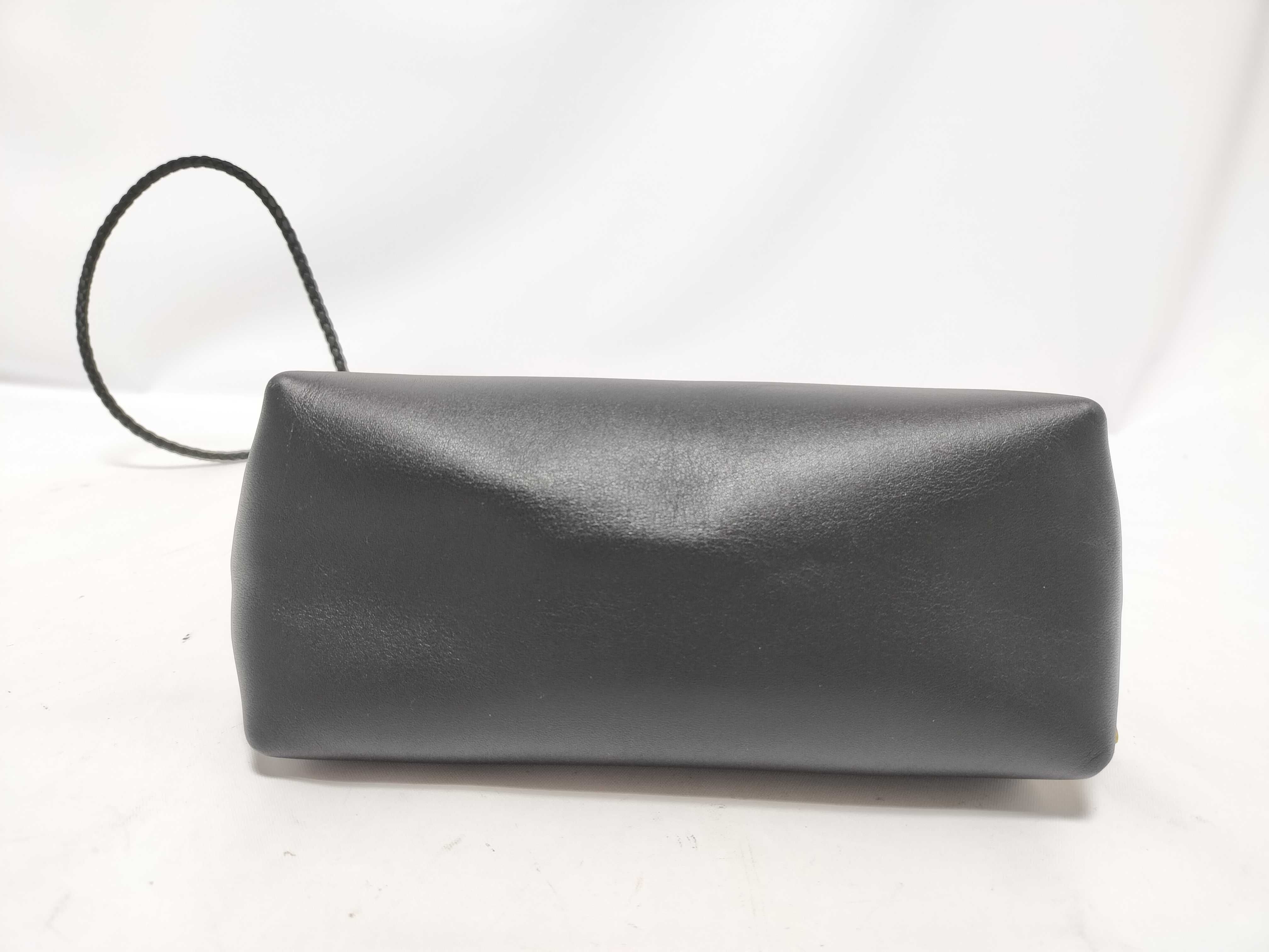 Intrecciato Bottega Veneta Concert Pouch Leather Shoulder Bag White R00595584S Shoulder Bag — view 7