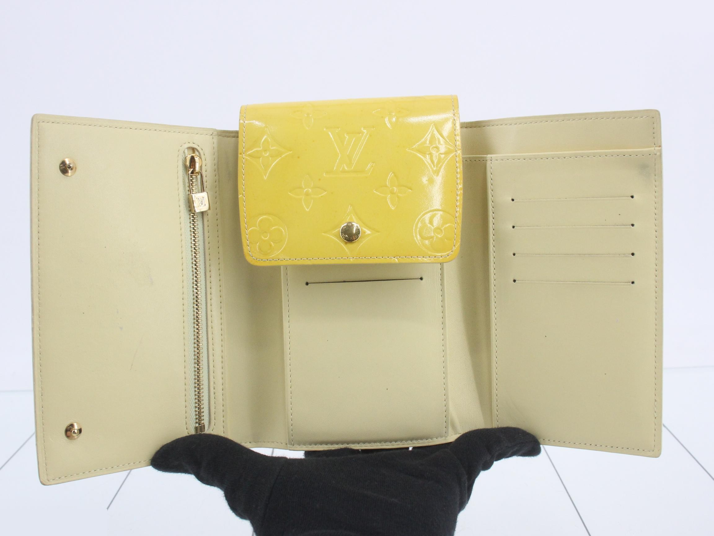 Vernis Shoulder Bag — view 4