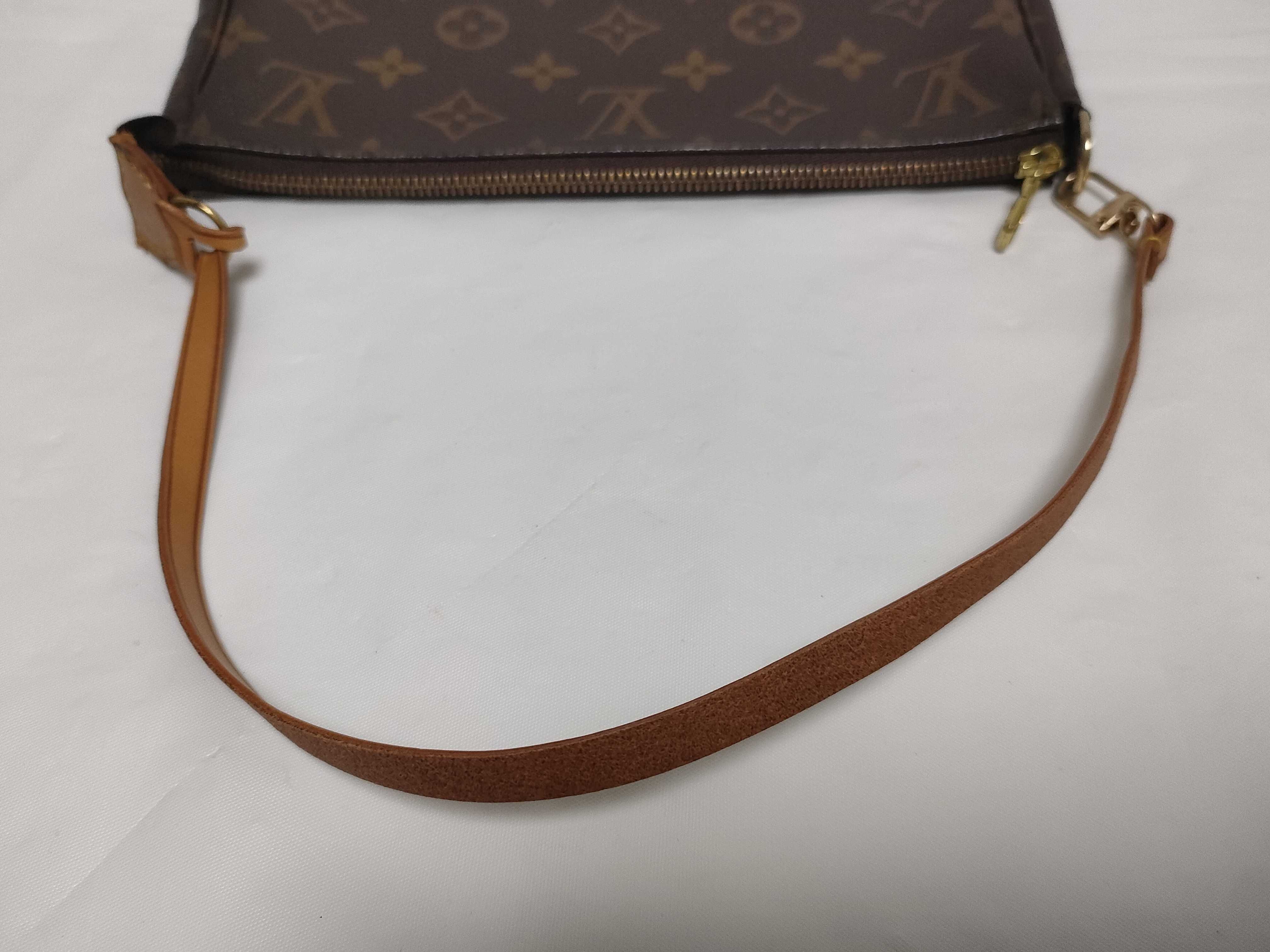 Monogram Accessoires VI1022 Shoulder Bag — view 3