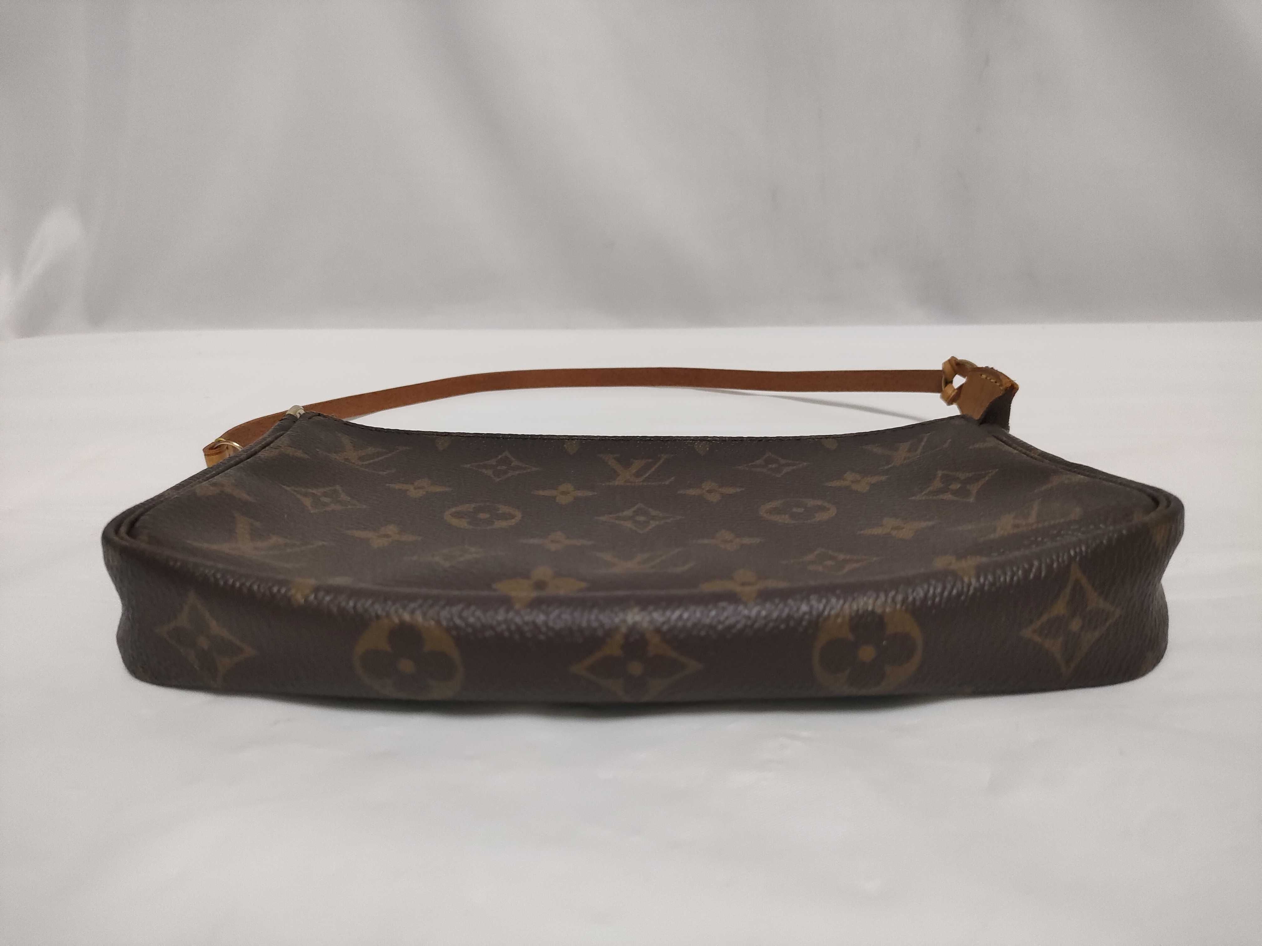 Monogram Accessoires VI1022 Shoulder Bag — view 7