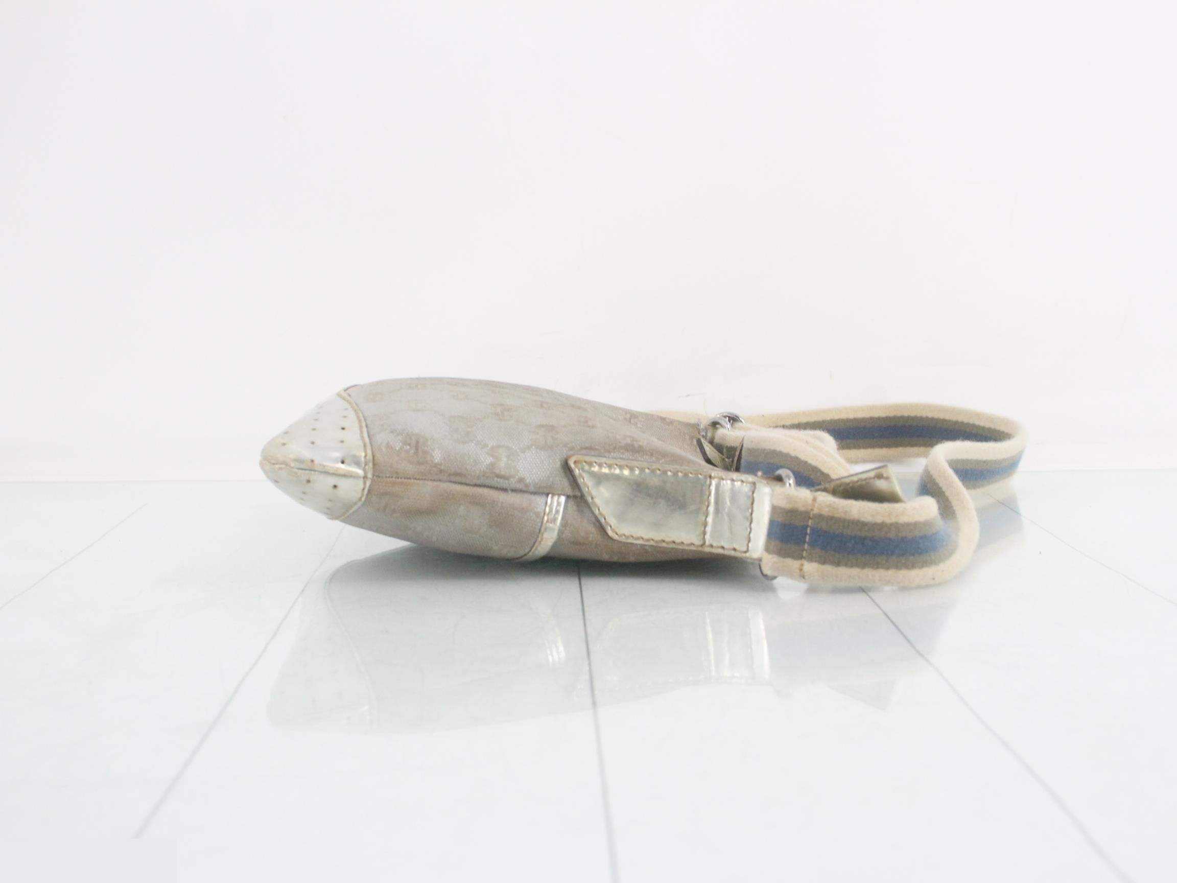 GG canvas shoulder bag — view 3
