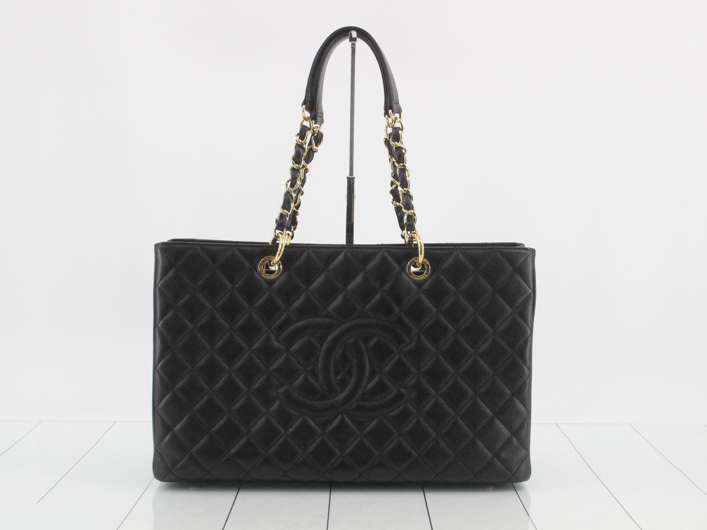 GST Caviar Skin Chain Tote, Black