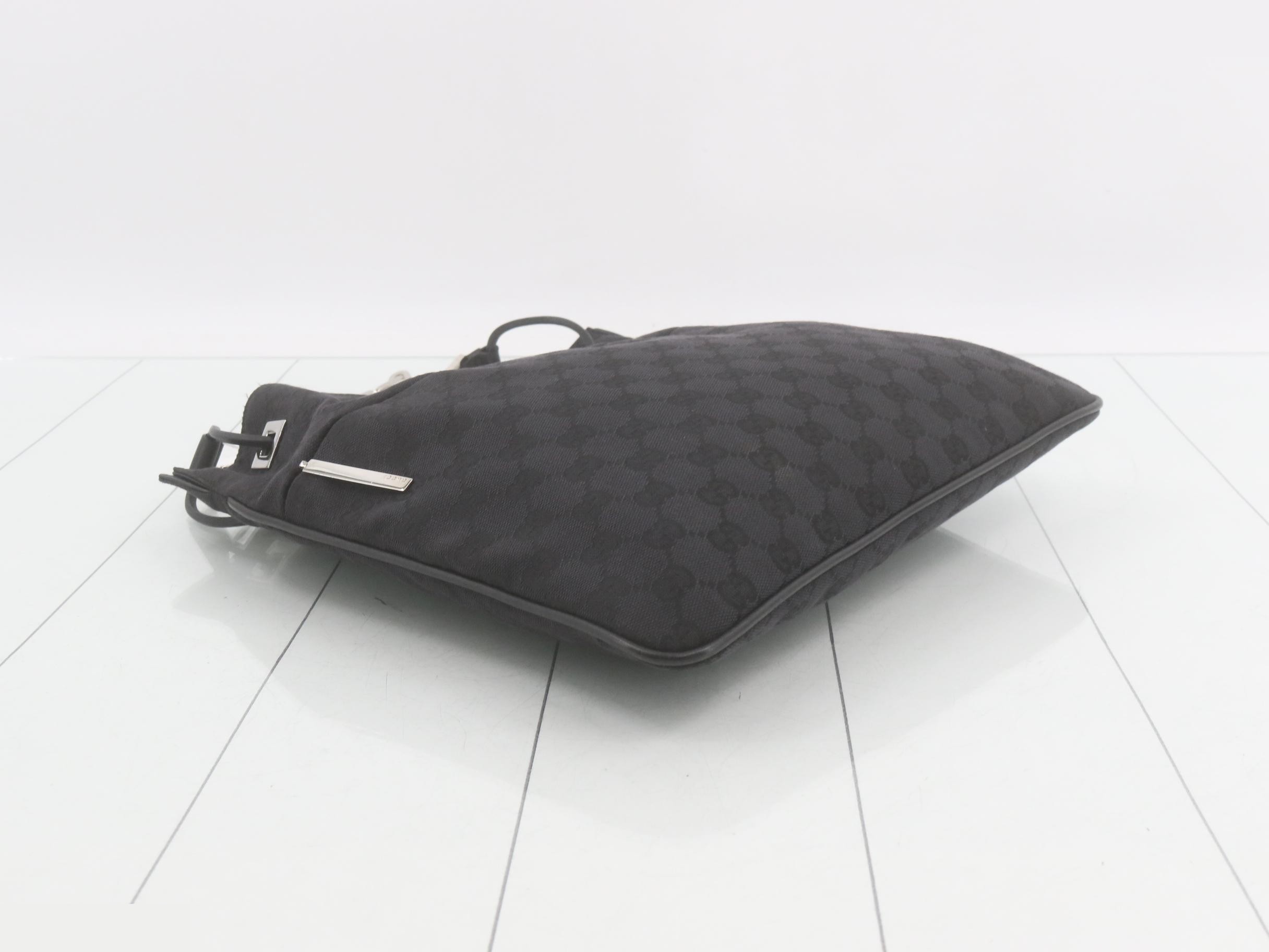 GG Canvas Chain Shoulder Bag — view 5