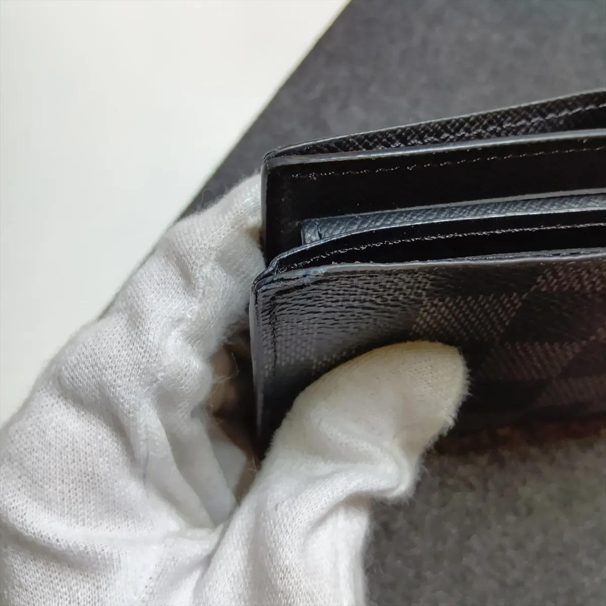Damier Graphite Portefeuille Marco N63336 Black Compact Wallet, RFID unresponsive, serial number unknown. — view 10