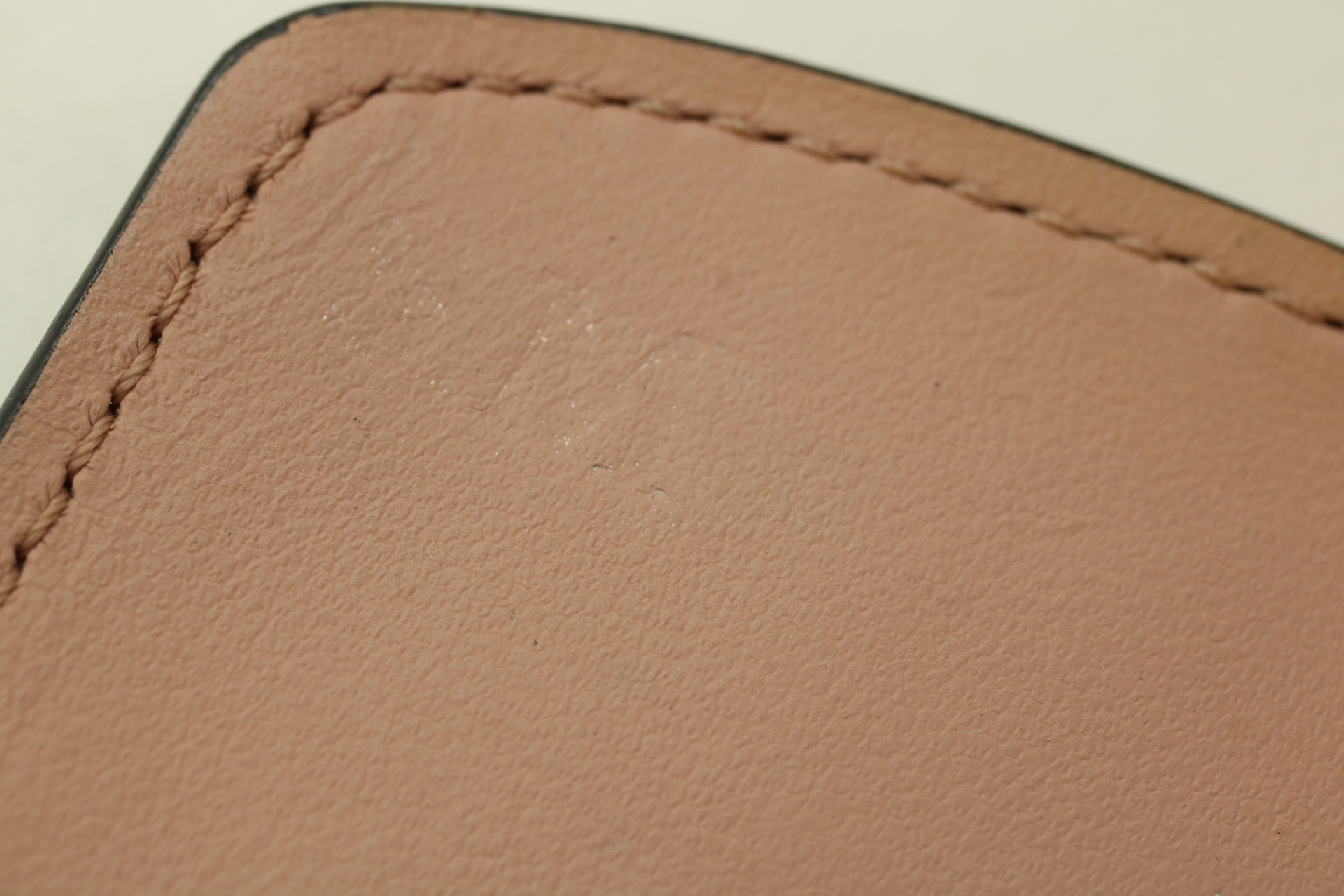 Monogram Mahina Enveloppe Carte de Wigete Card Case — view 10