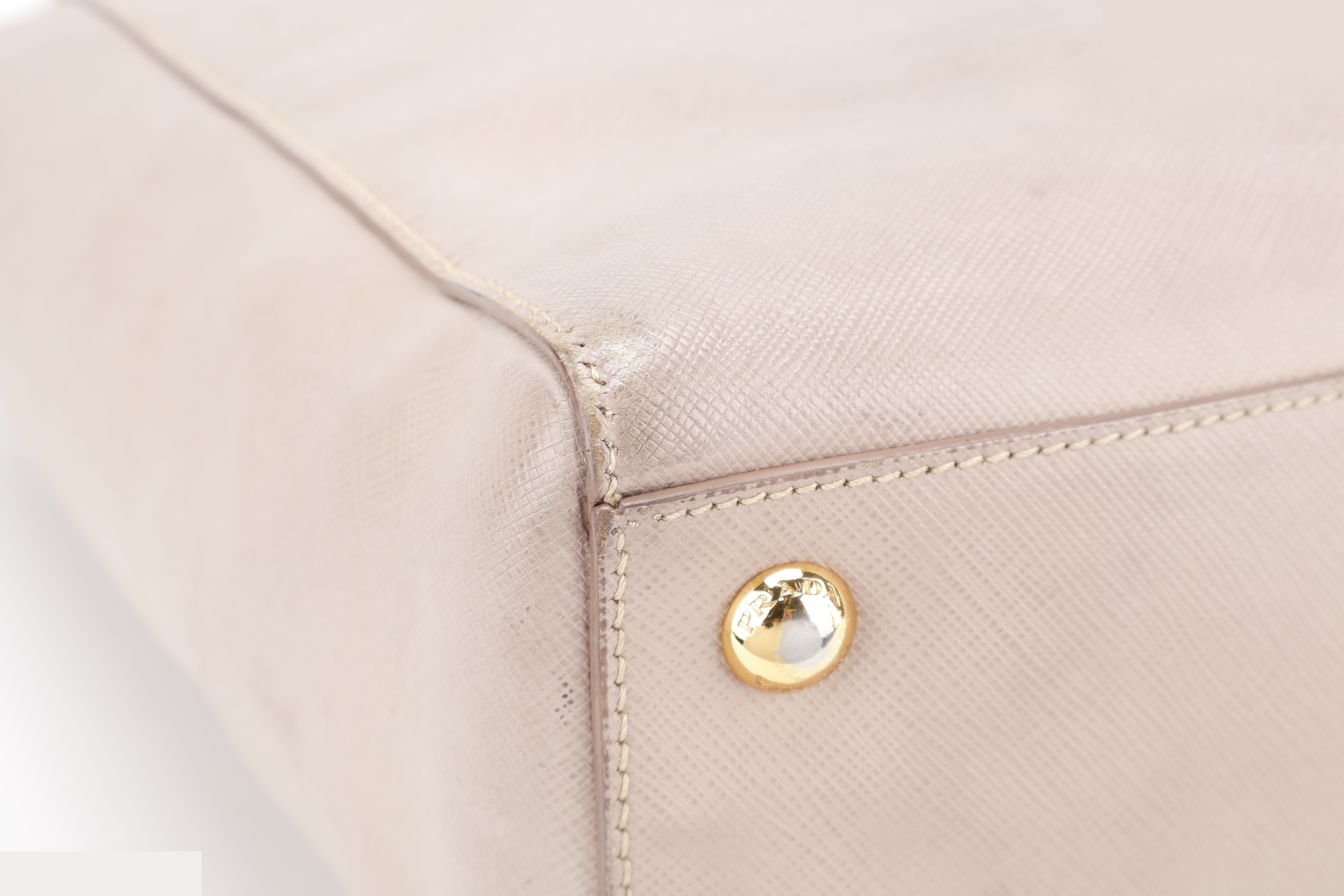 TALL TOTE BAG BEIGE SAFFIANO GHW — view 9