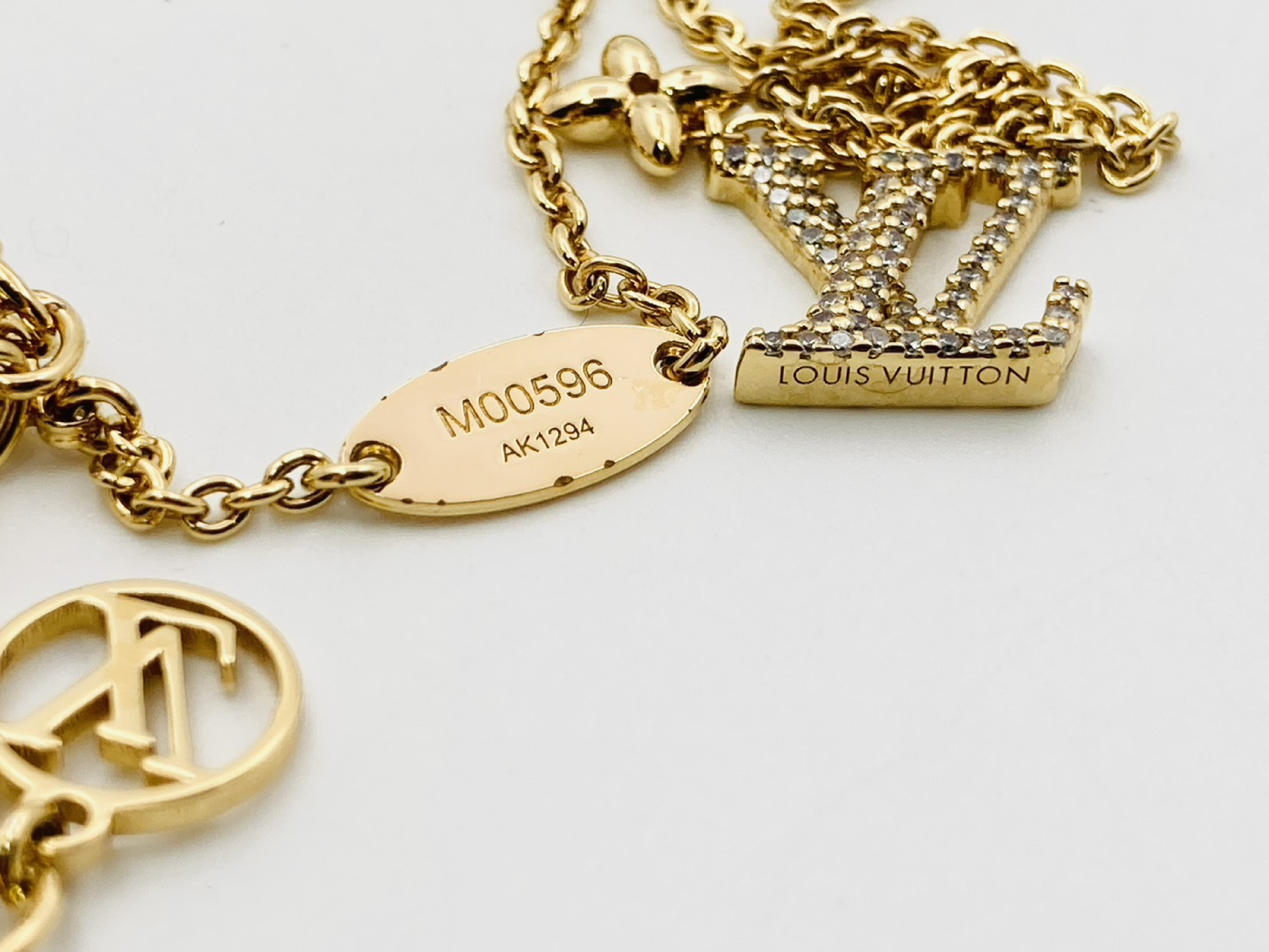 M00596 Collier LV Iconic Rhinestone Gold Necklace AK1294 — view 4
