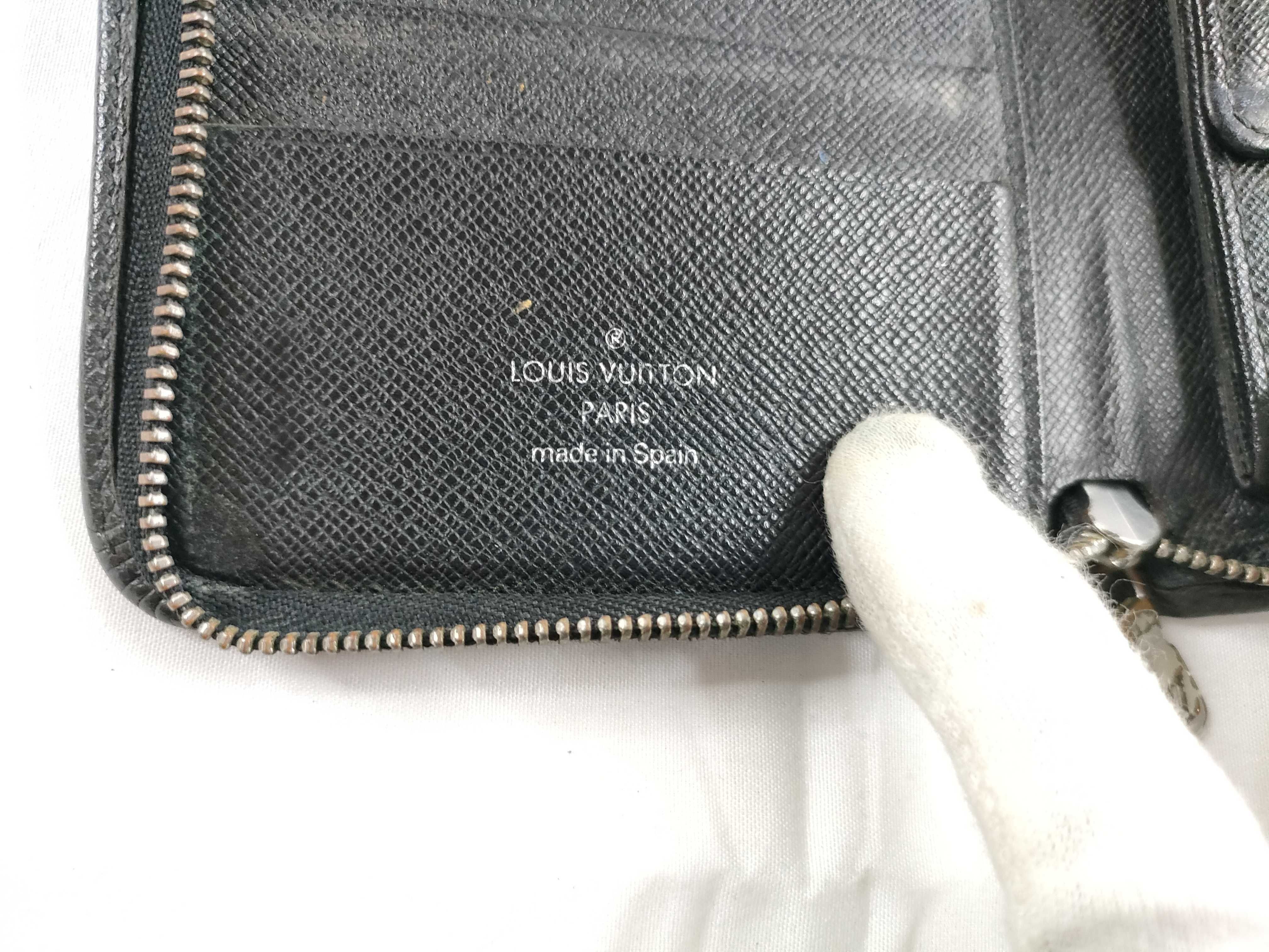 Taiga Leather Wallet — view 9