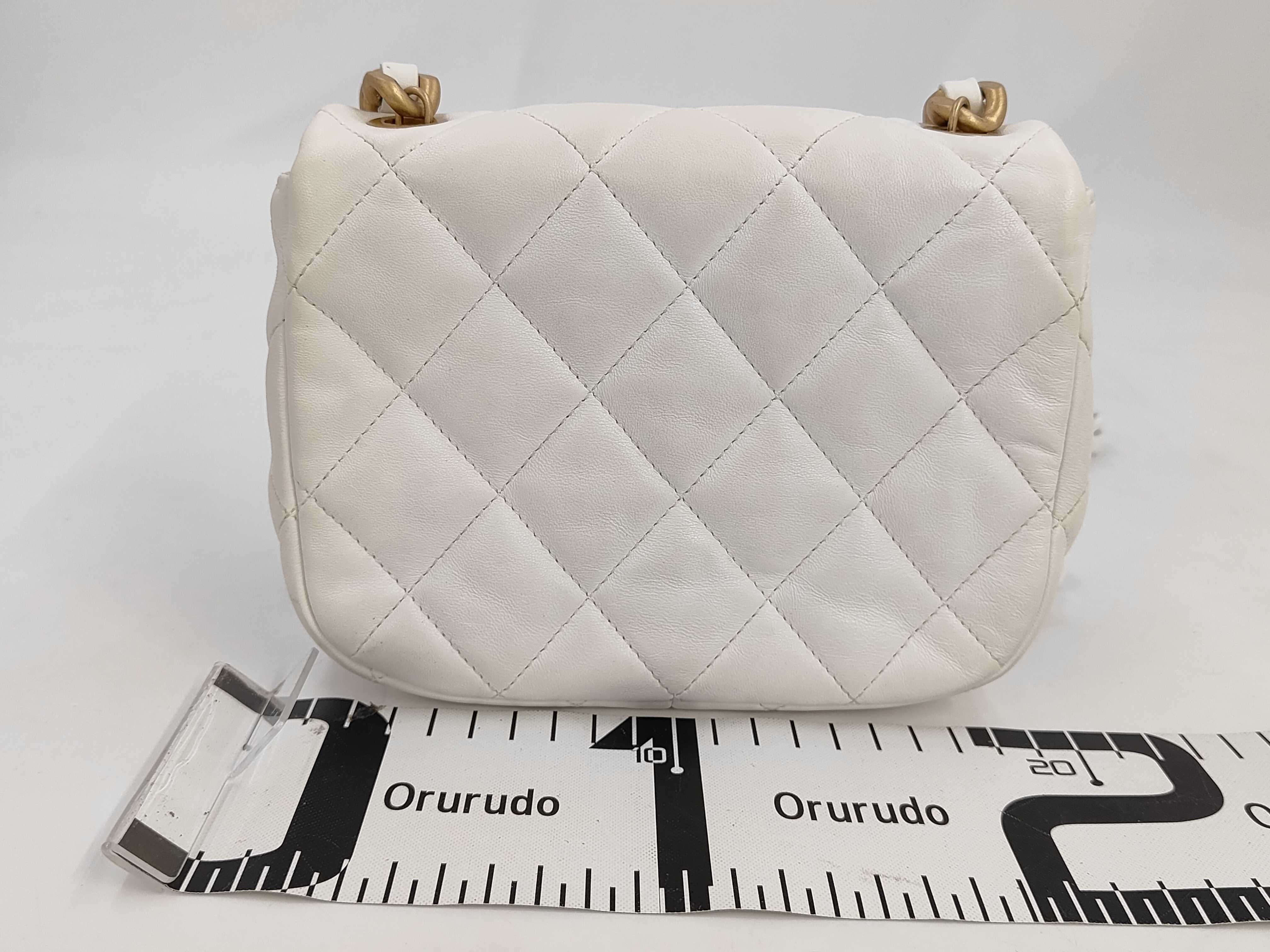 Mini Matelasse Chain Shoulder Bag White Lambskin Random AS3205 Shoulder Bag — view 2