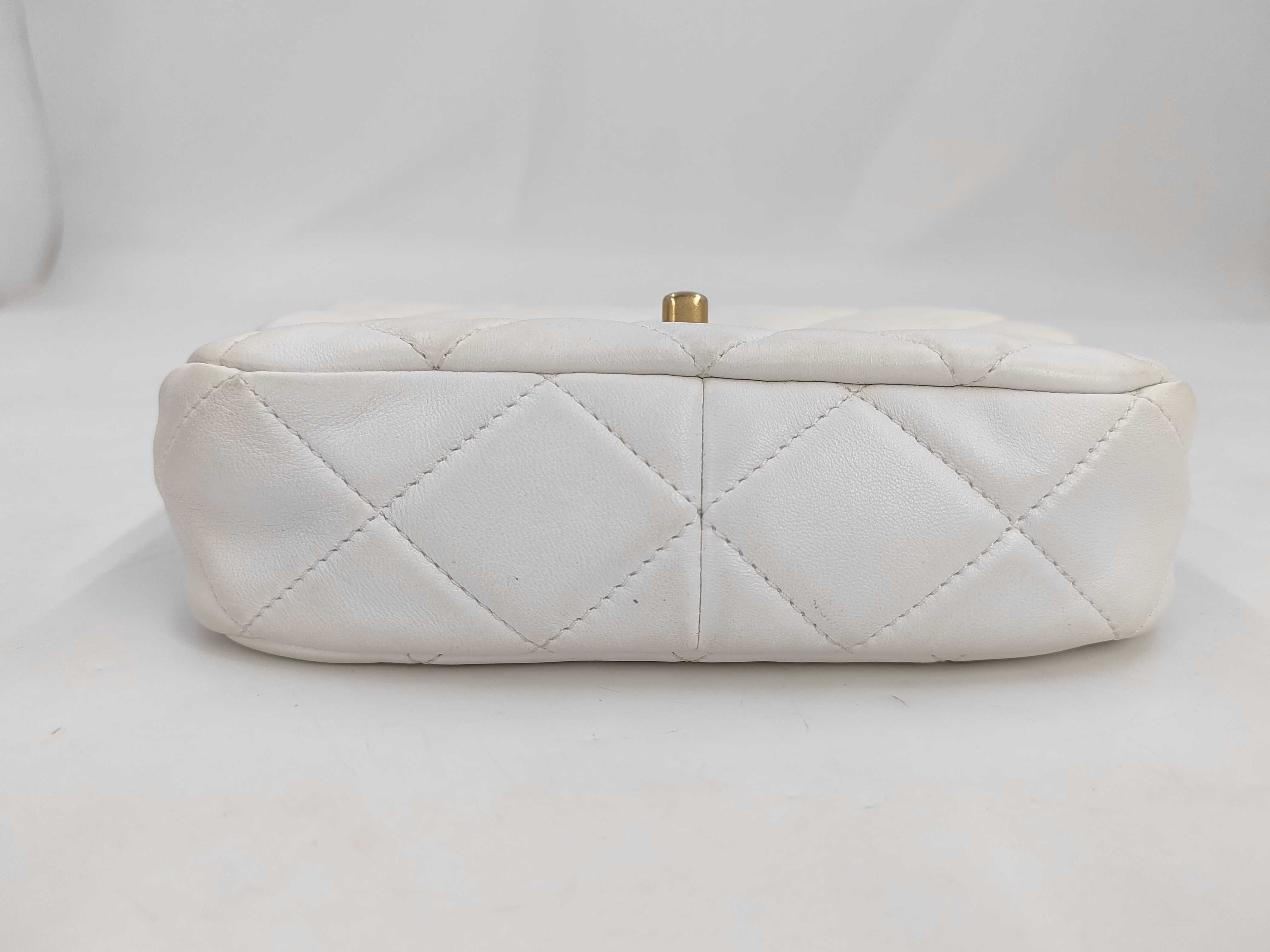 Mini Matelasse Chain Shoulder Bag White Lambskin Random AS3205 Shoulder Bag — view 3