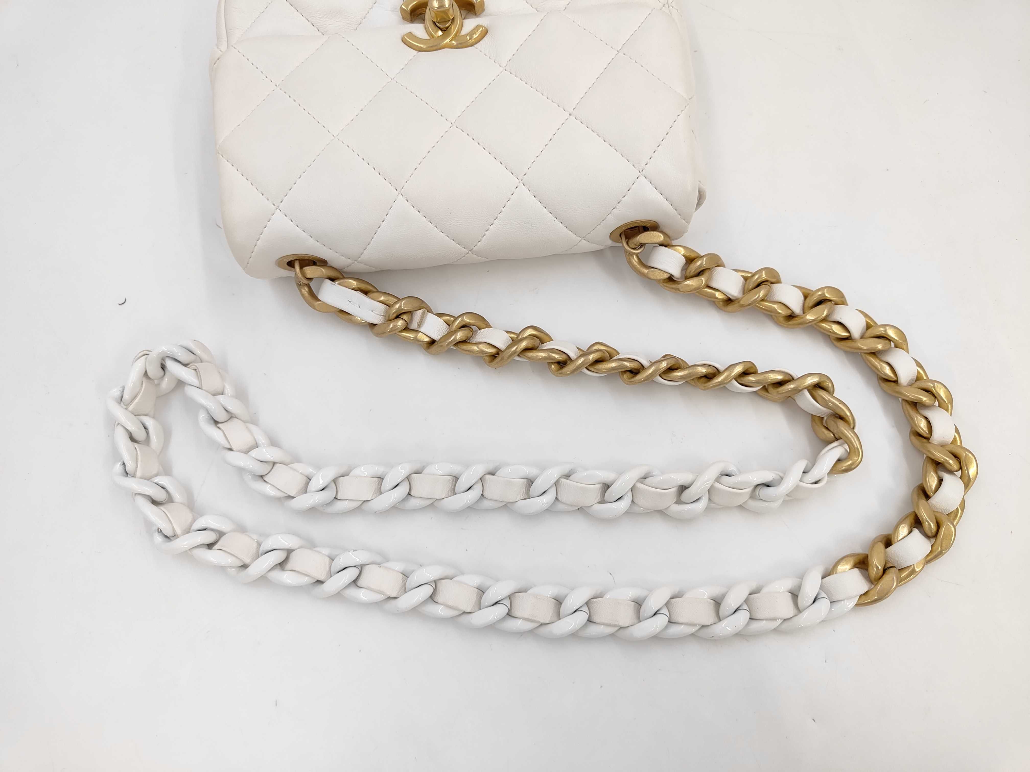 Mini Matelasse Chain Shoulder Bag White Lambskin Random AS3205 Shoulder Bag — view 5